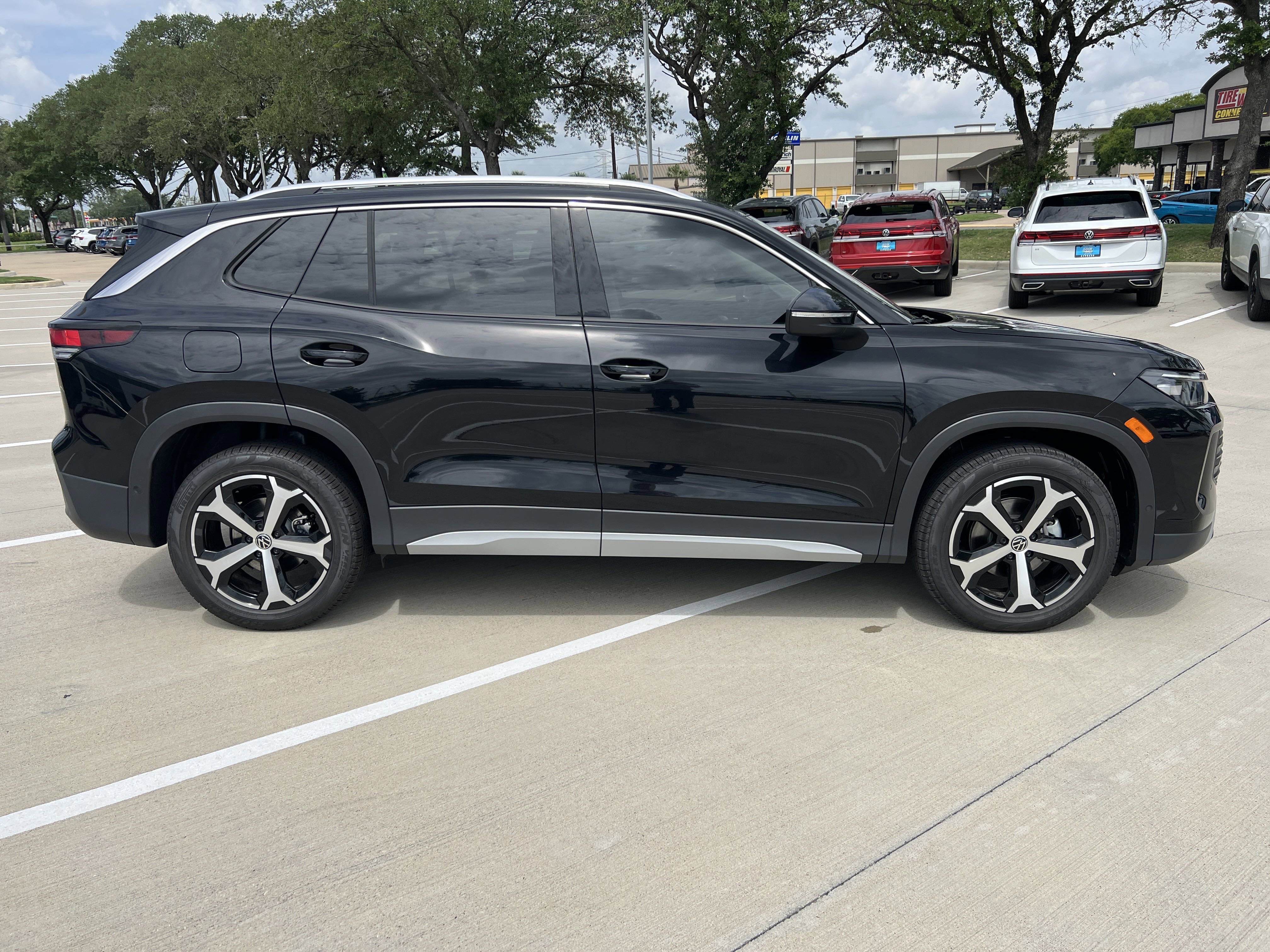 2025 Volkswagen Tiguan SE