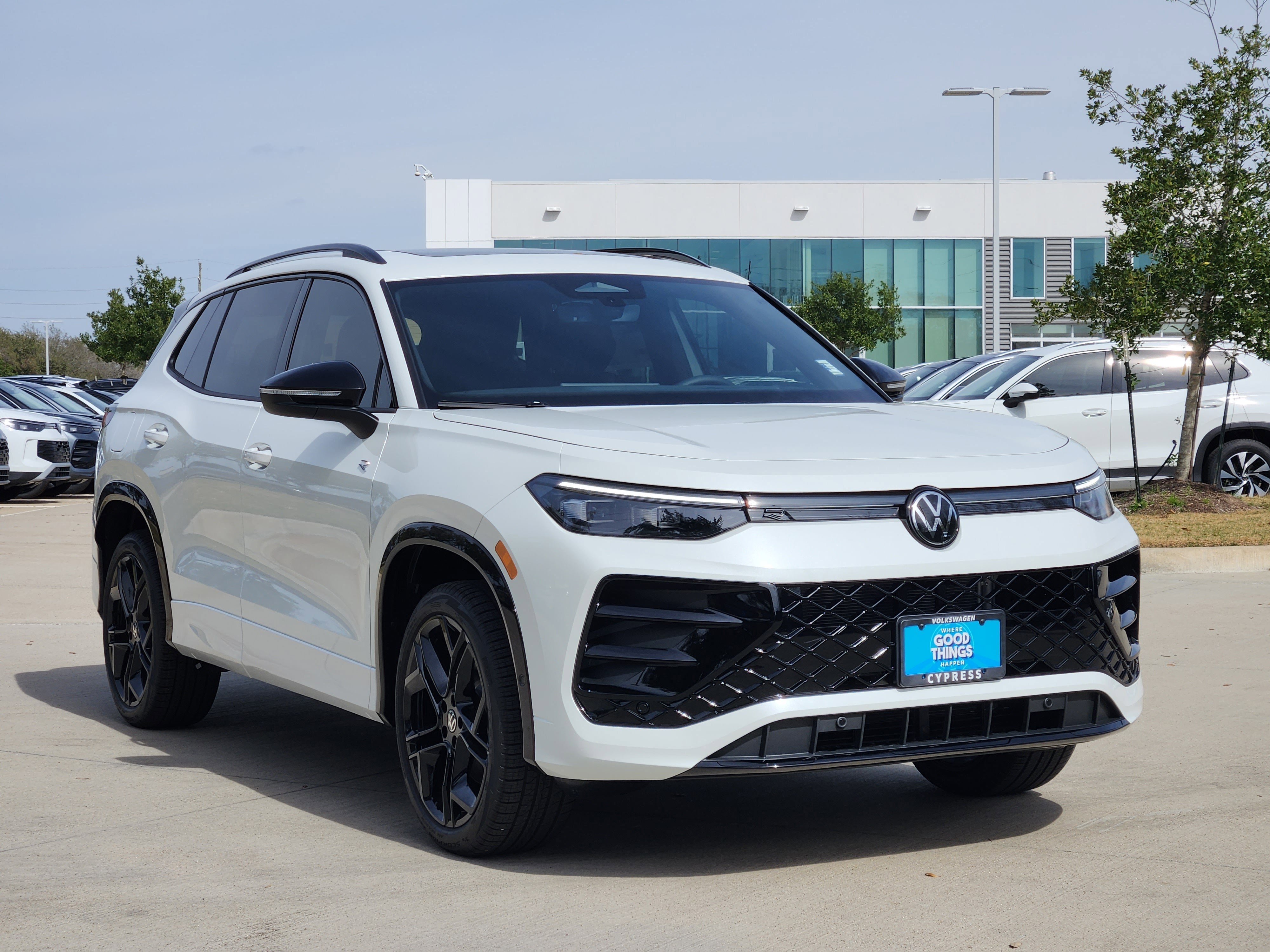 2026 Volkswagen Tiguan SE R-Line Black