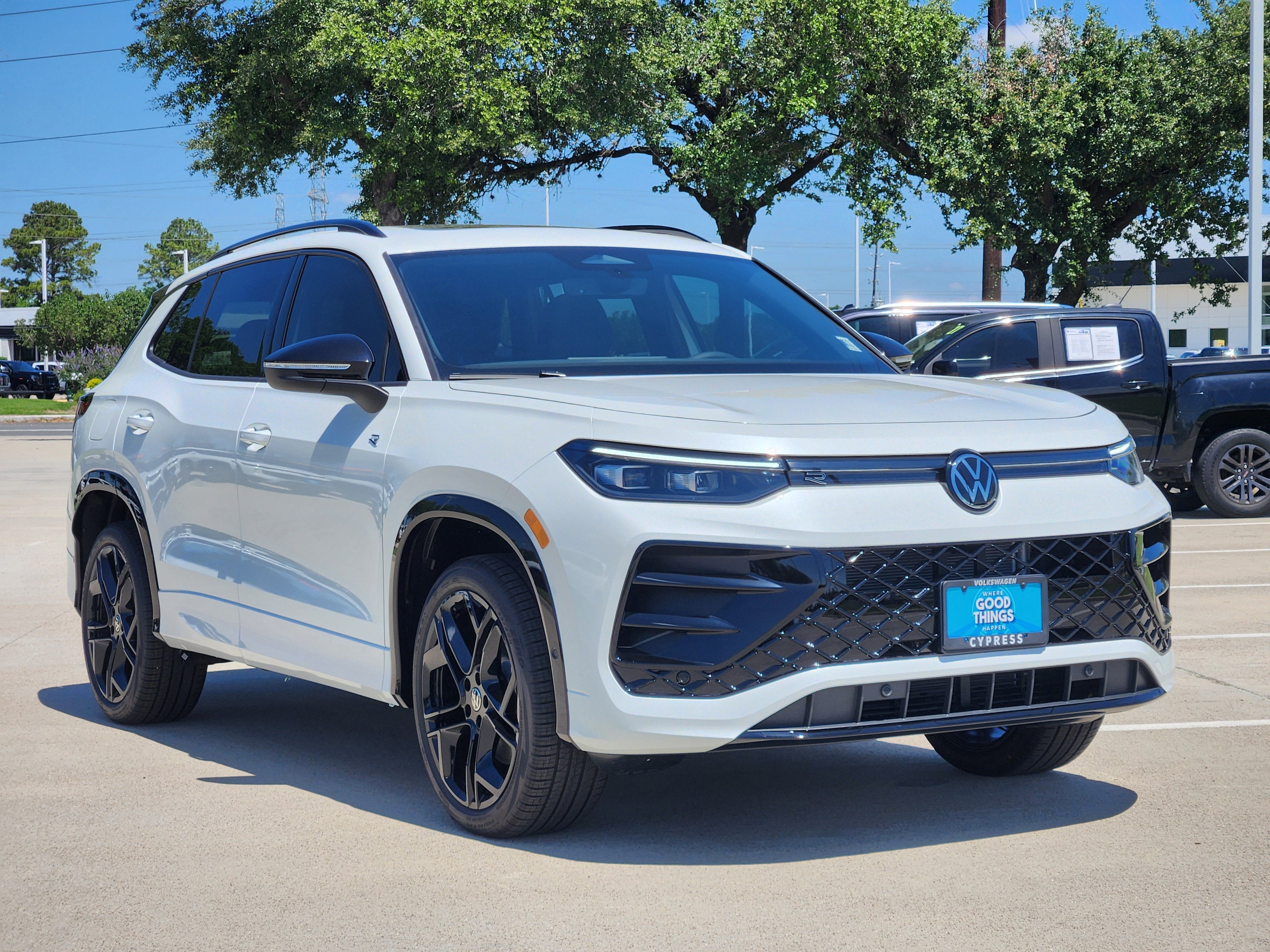2026 Volkswagen Tiguan SE R-Line Black