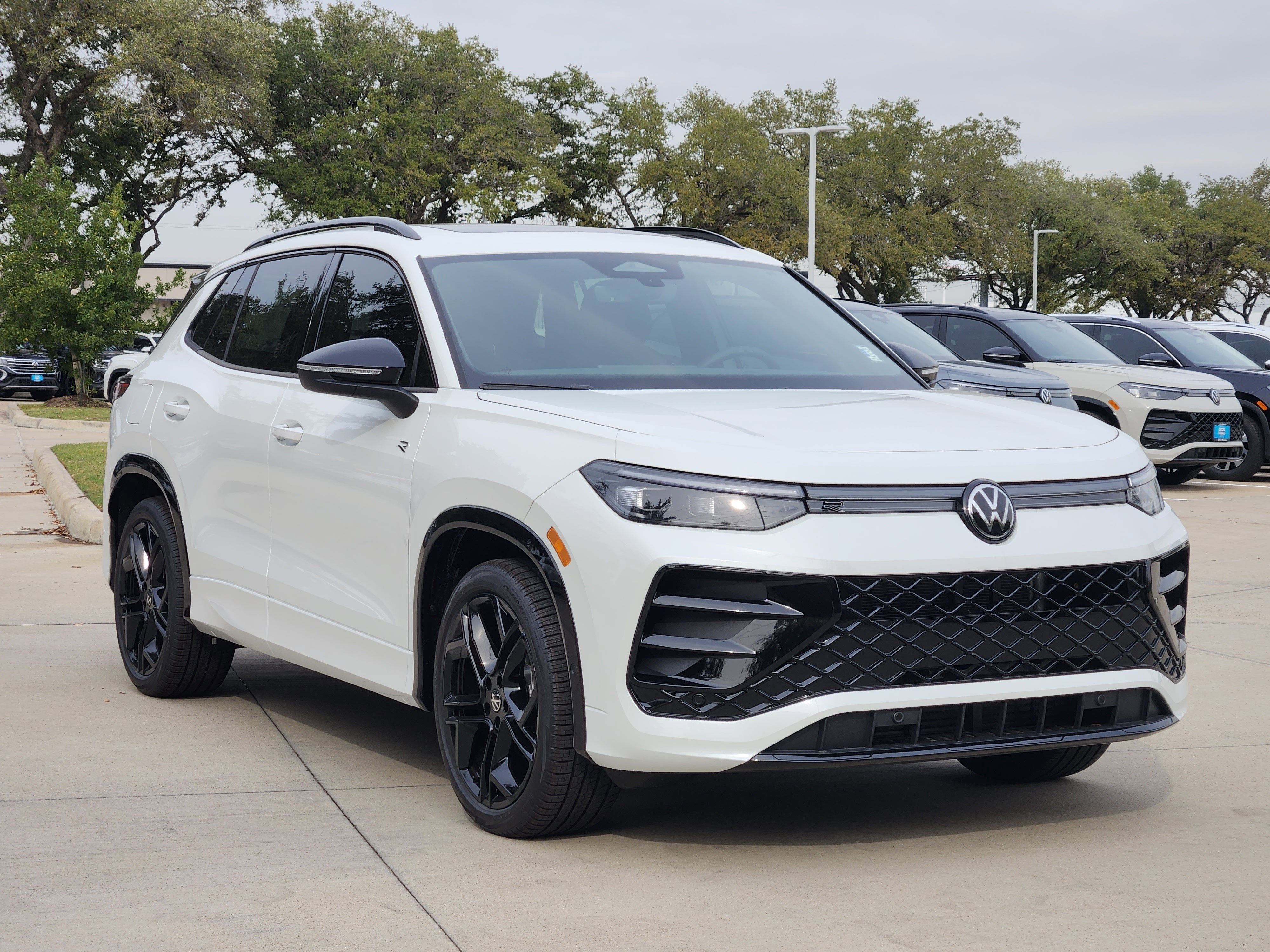 2026 Volkswagen Tiguan SE R-Line Black