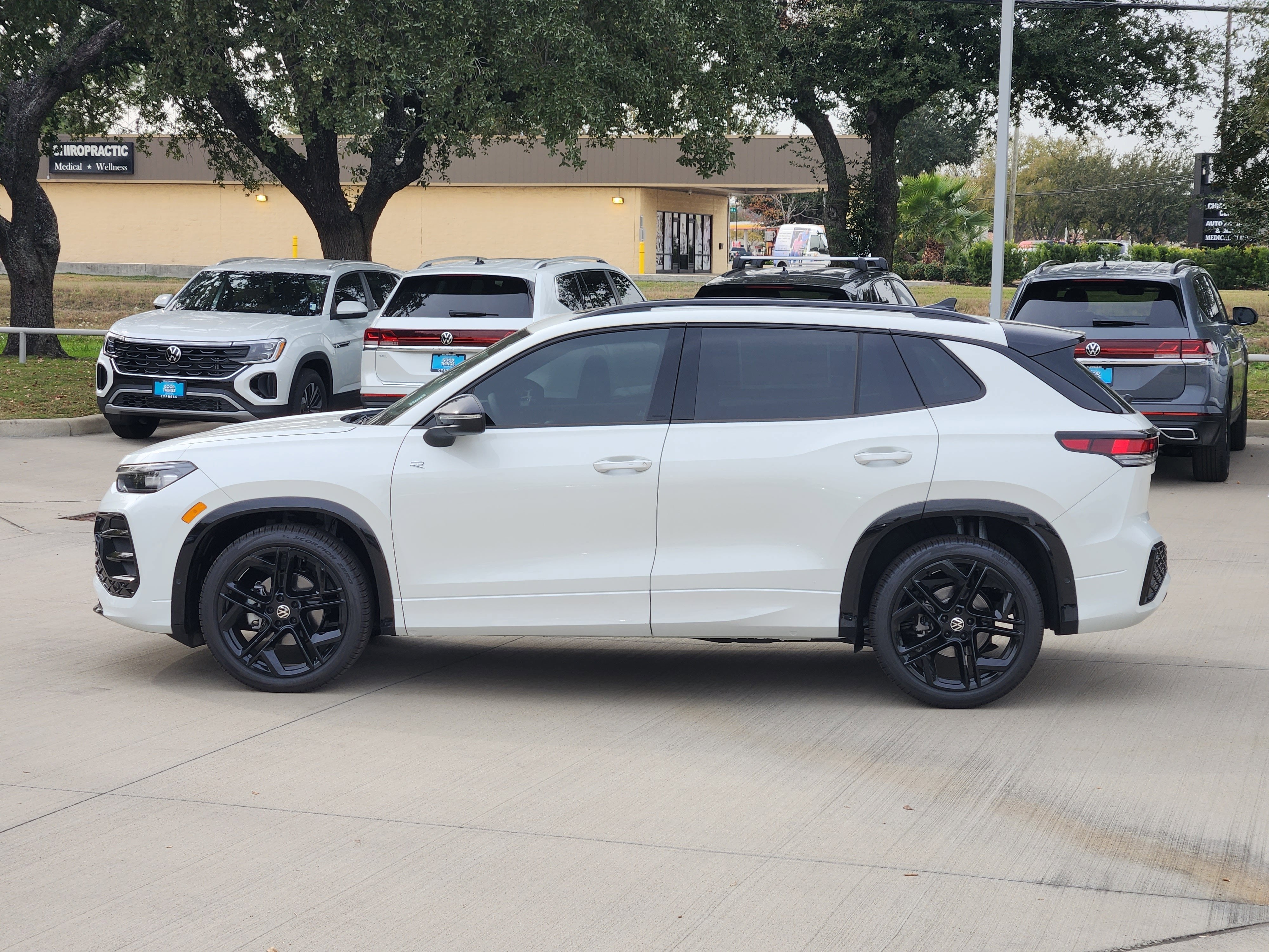 2026 Volkswagen Tiguan SE R-Line Black