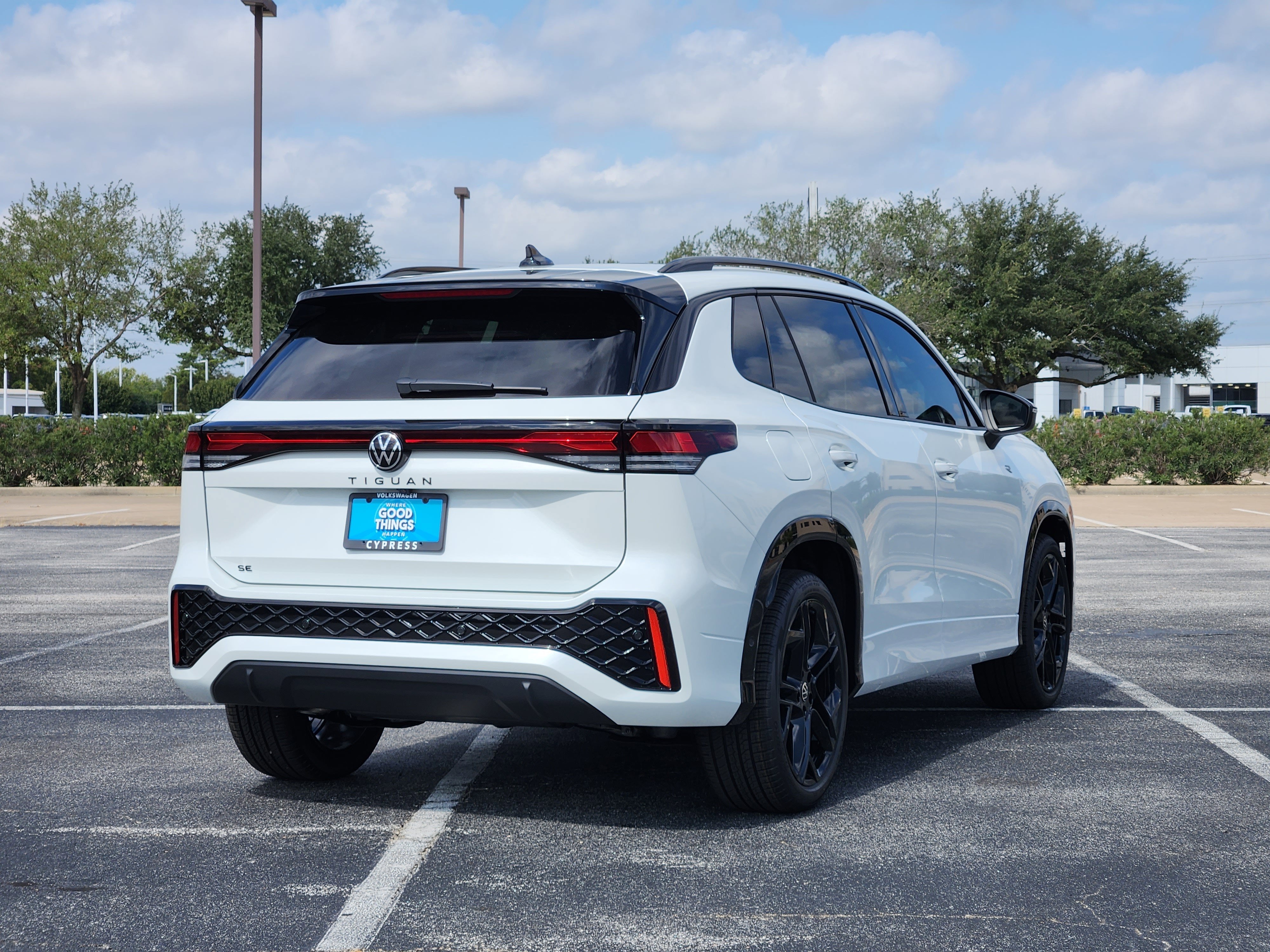 2026 Volkswagen Tiguan SE R-Line Black