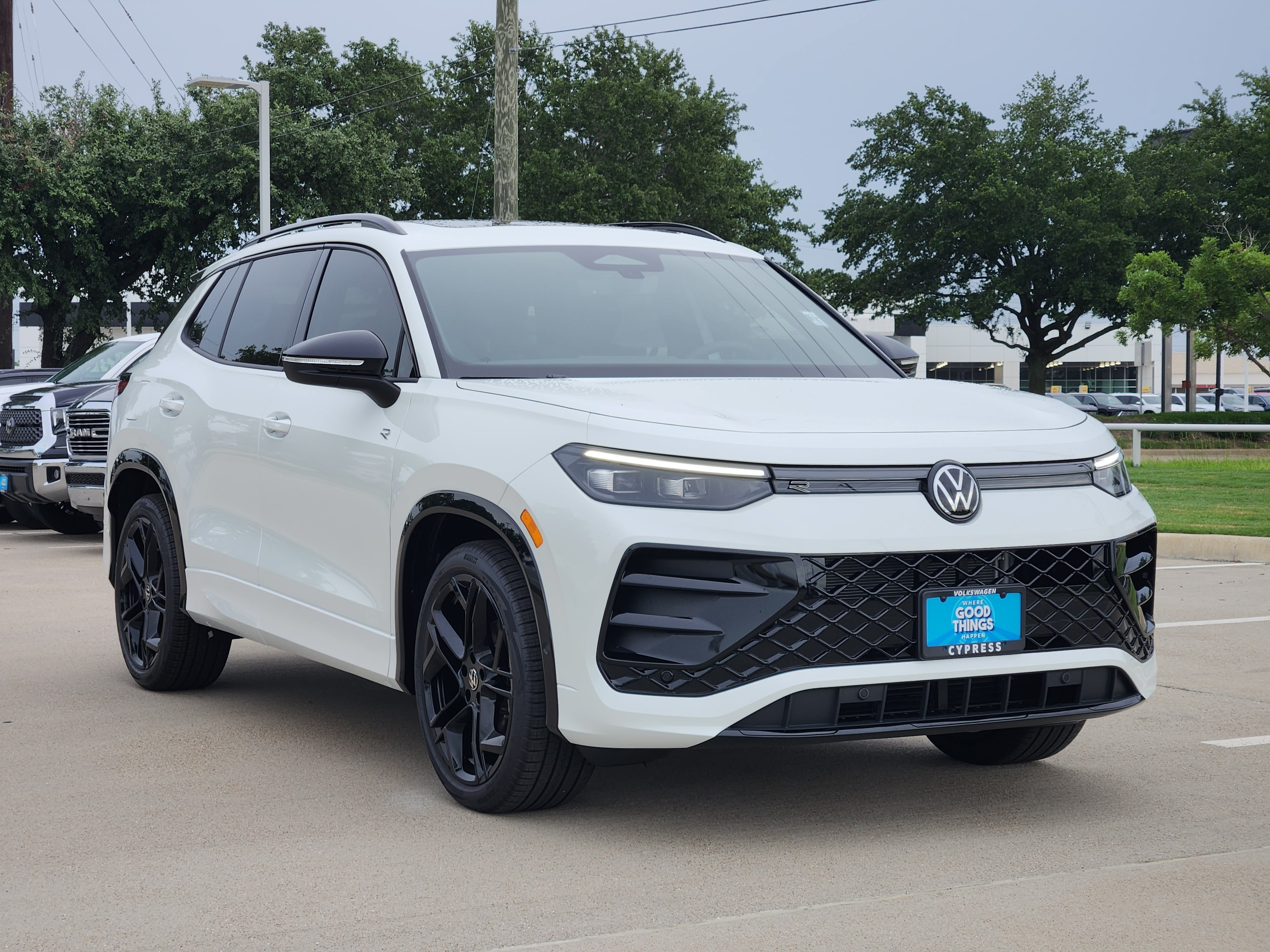 2026 Volkswagen Tiguan SE R-Line Black