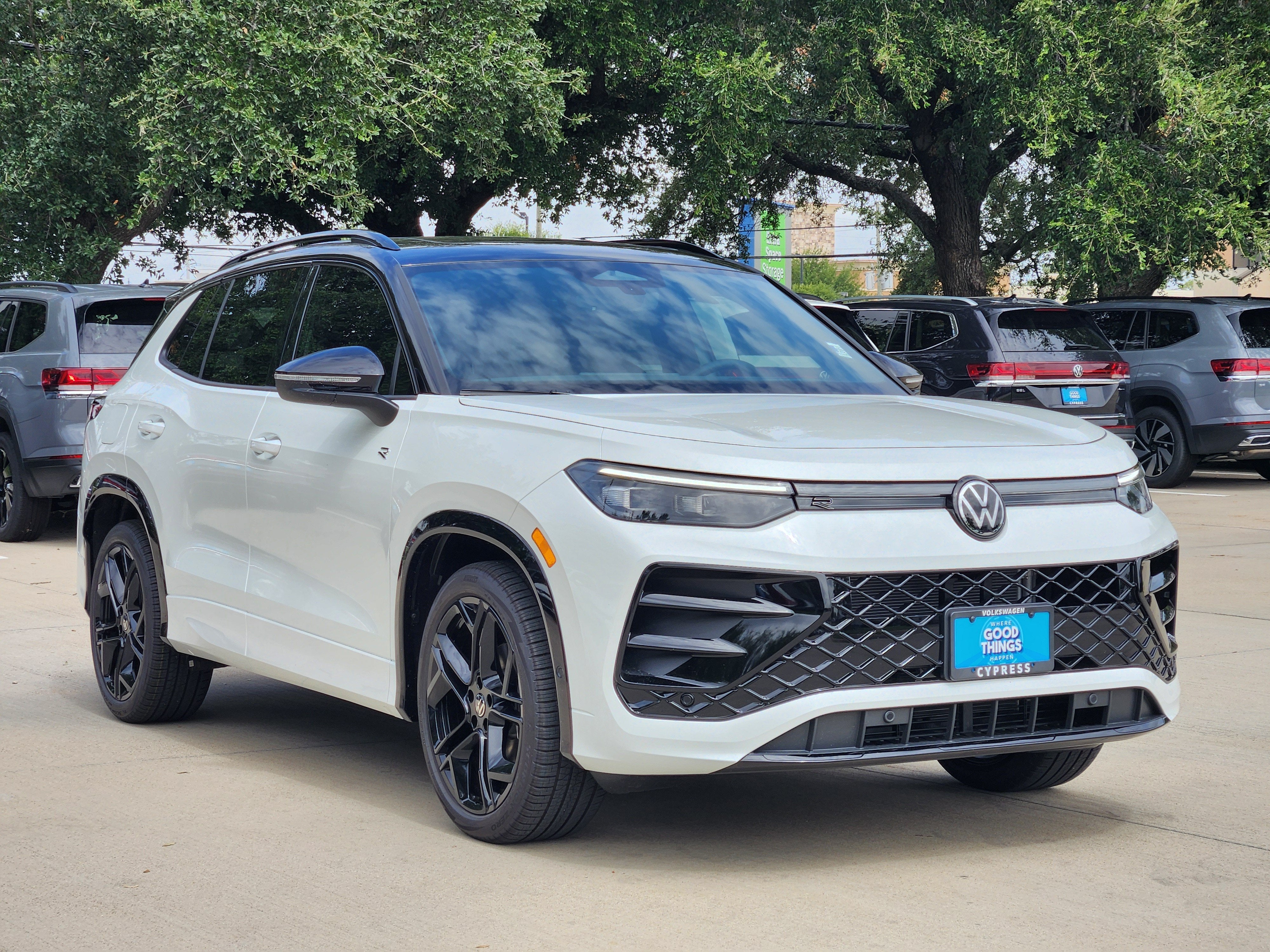 2026 Volkswagen Tiguan SE R-Line Black
