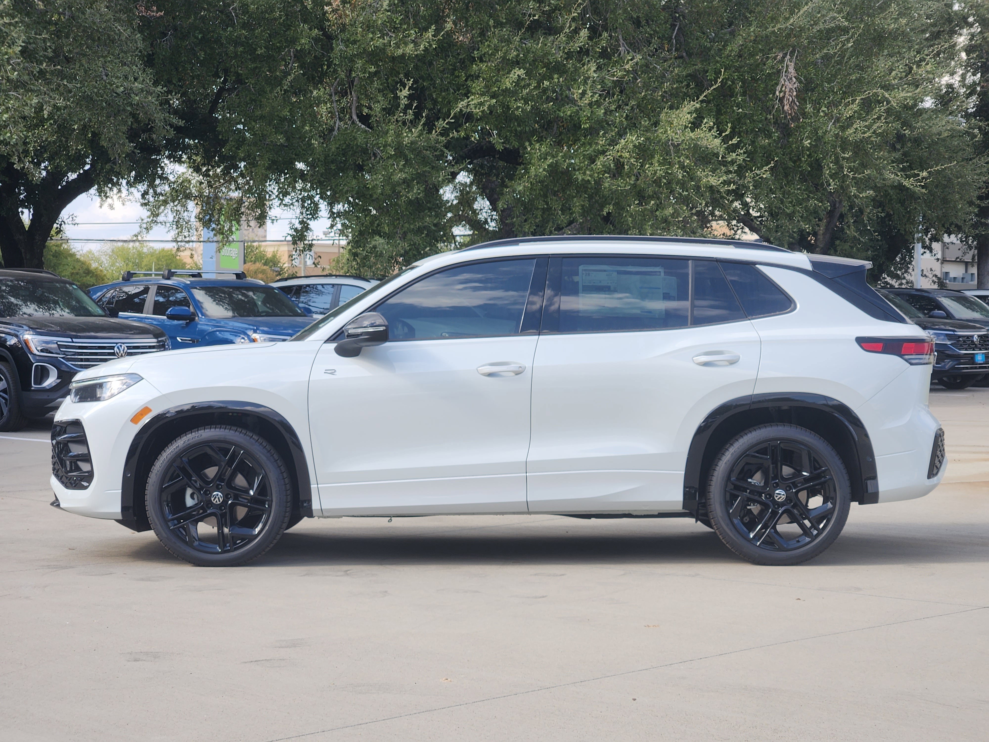 2026 Volkswagen Tiguan SE R-Line Black