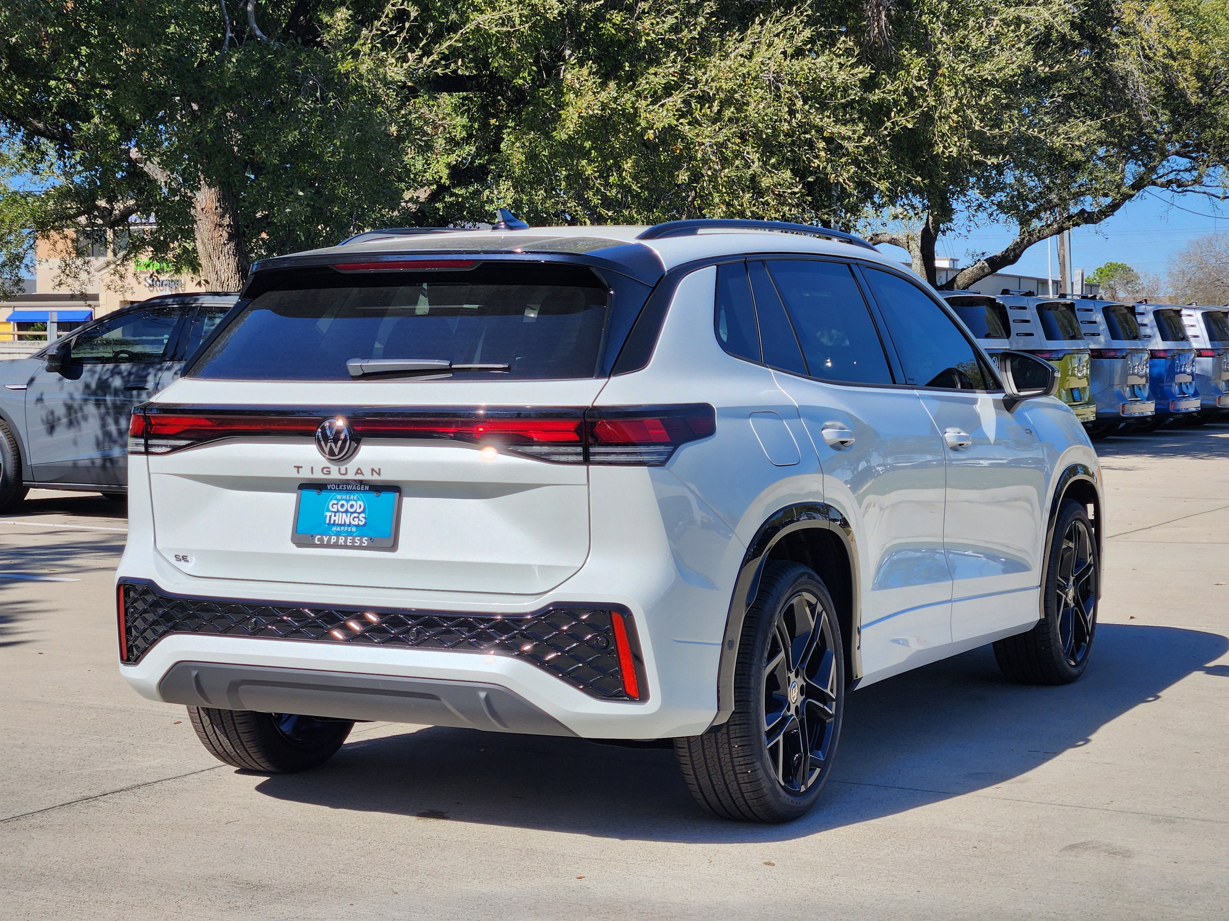 2026 Volkswagen Tiguan SE R-Line Black