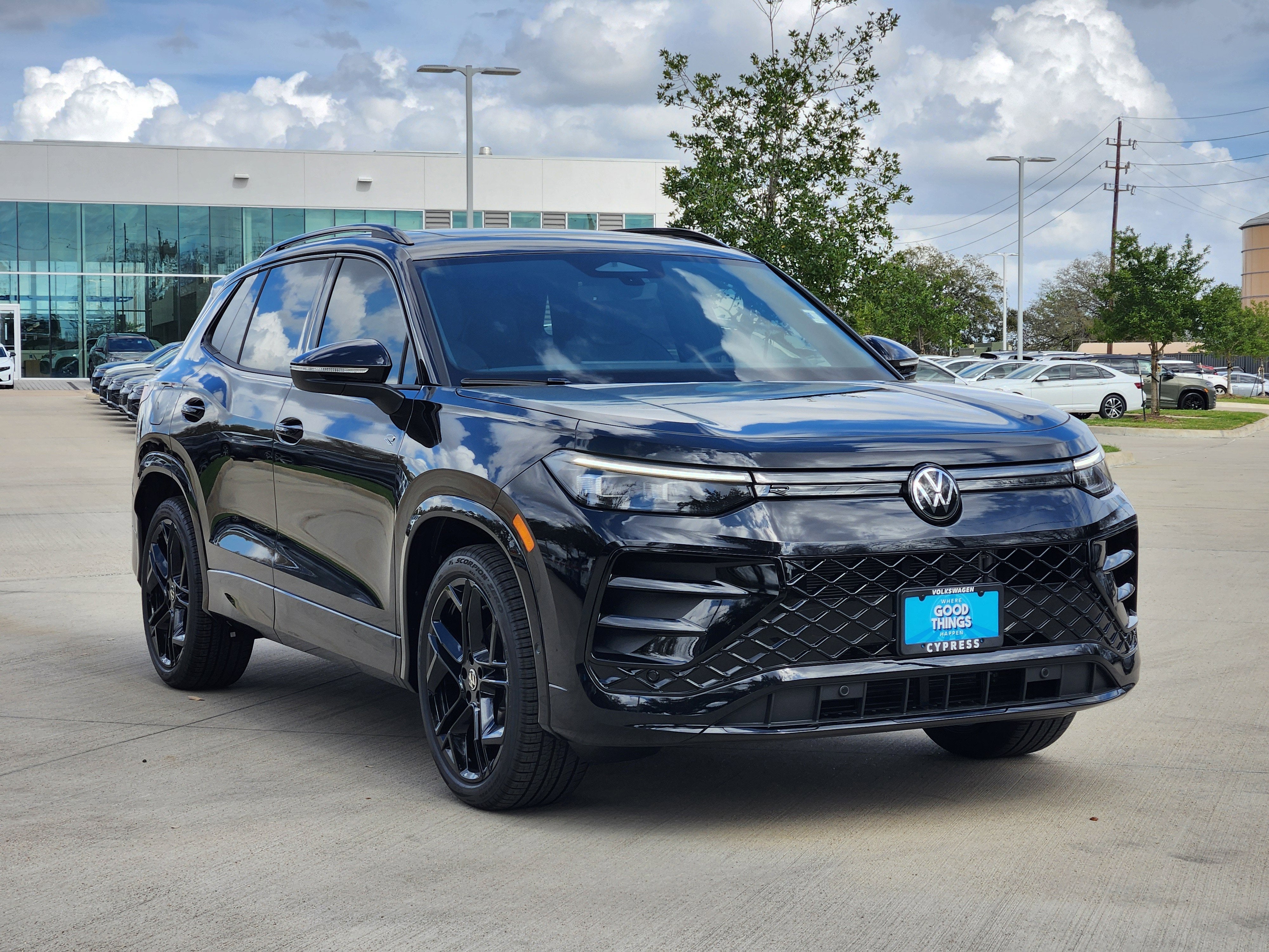 2026 Volkswagen Tiguan SE R-Line Black