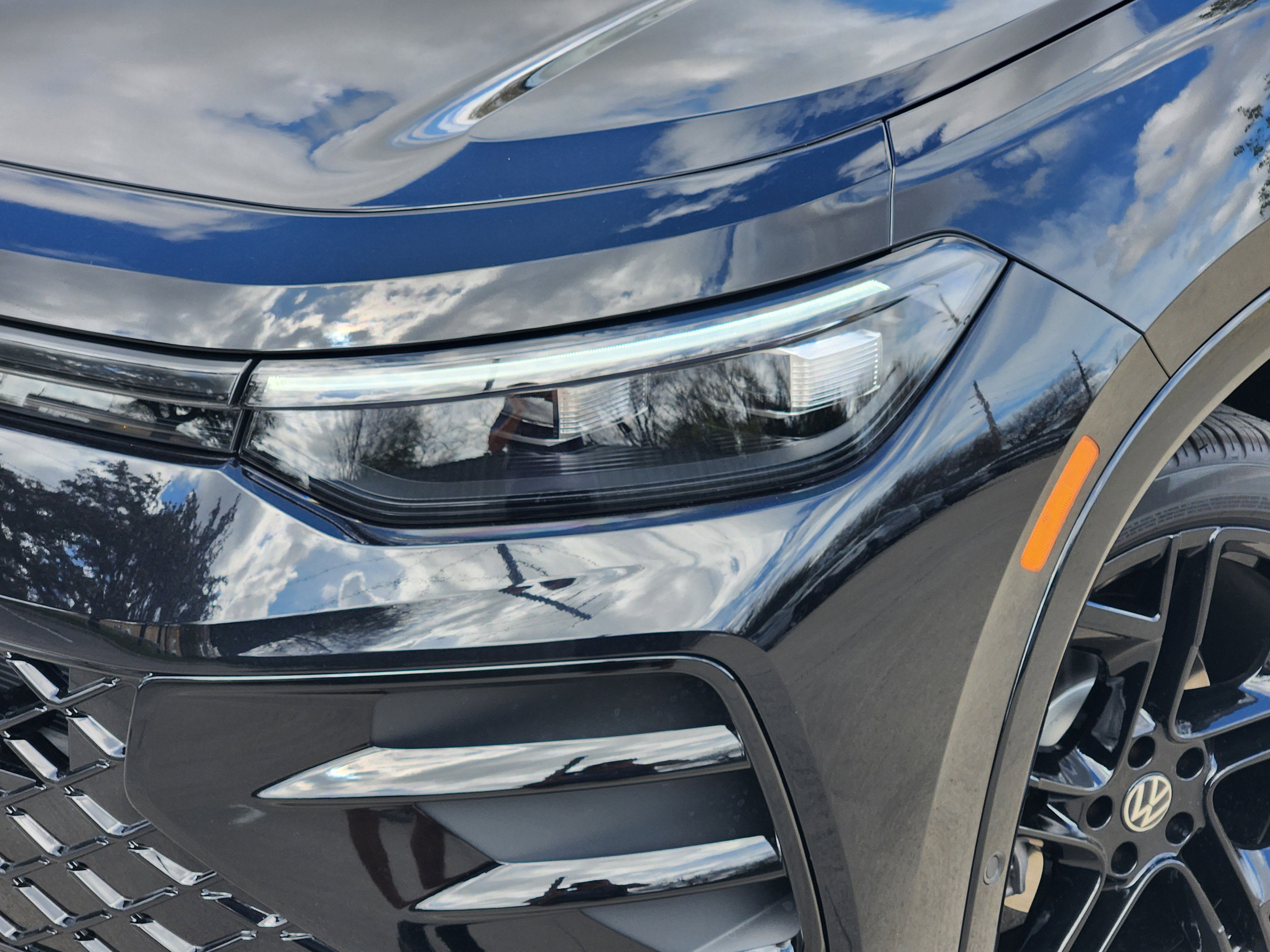 2026 Volkswagen Tiguan SE R-Line Black