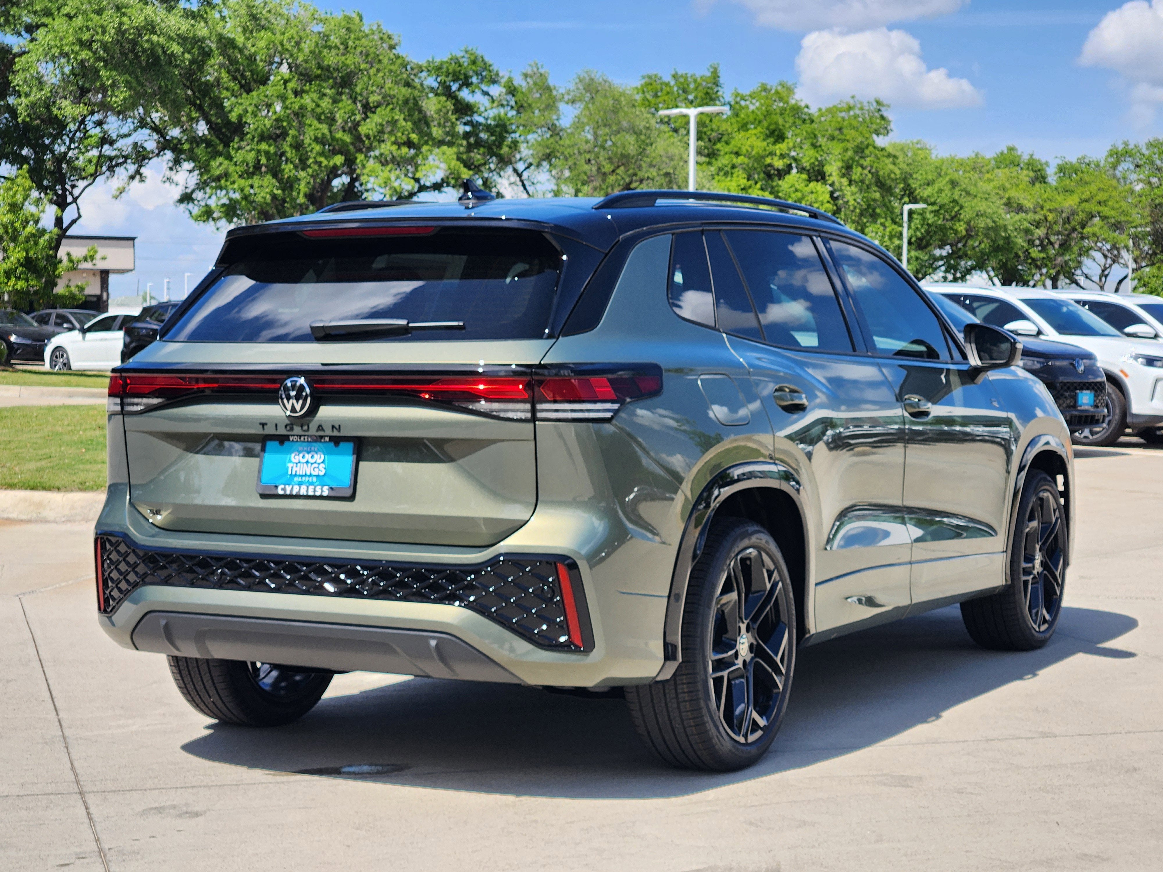 2026 Volkswagen Tiguan SE R-Line Black