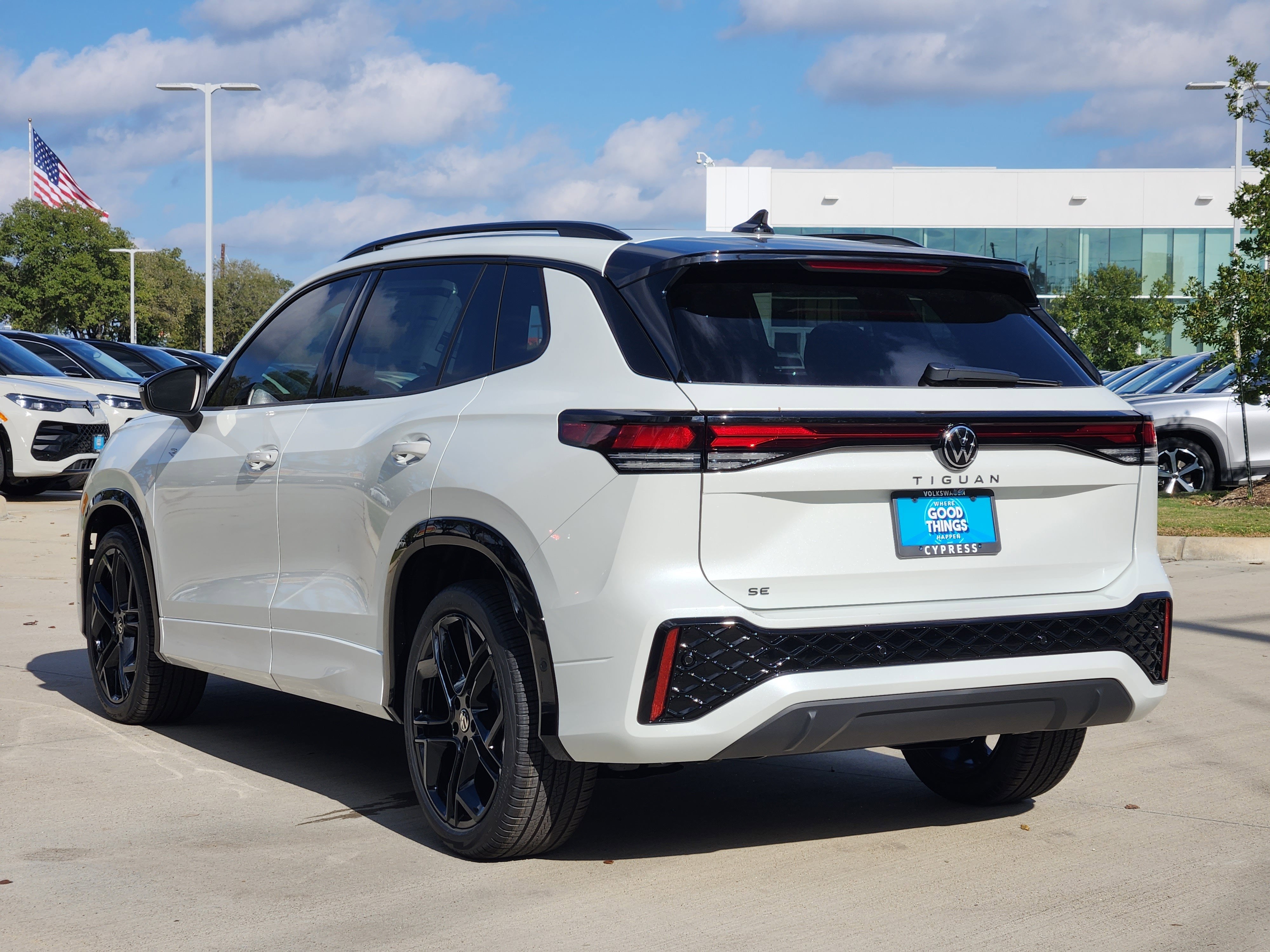 2026 Volkswagen Tiguan SE R-Line Black