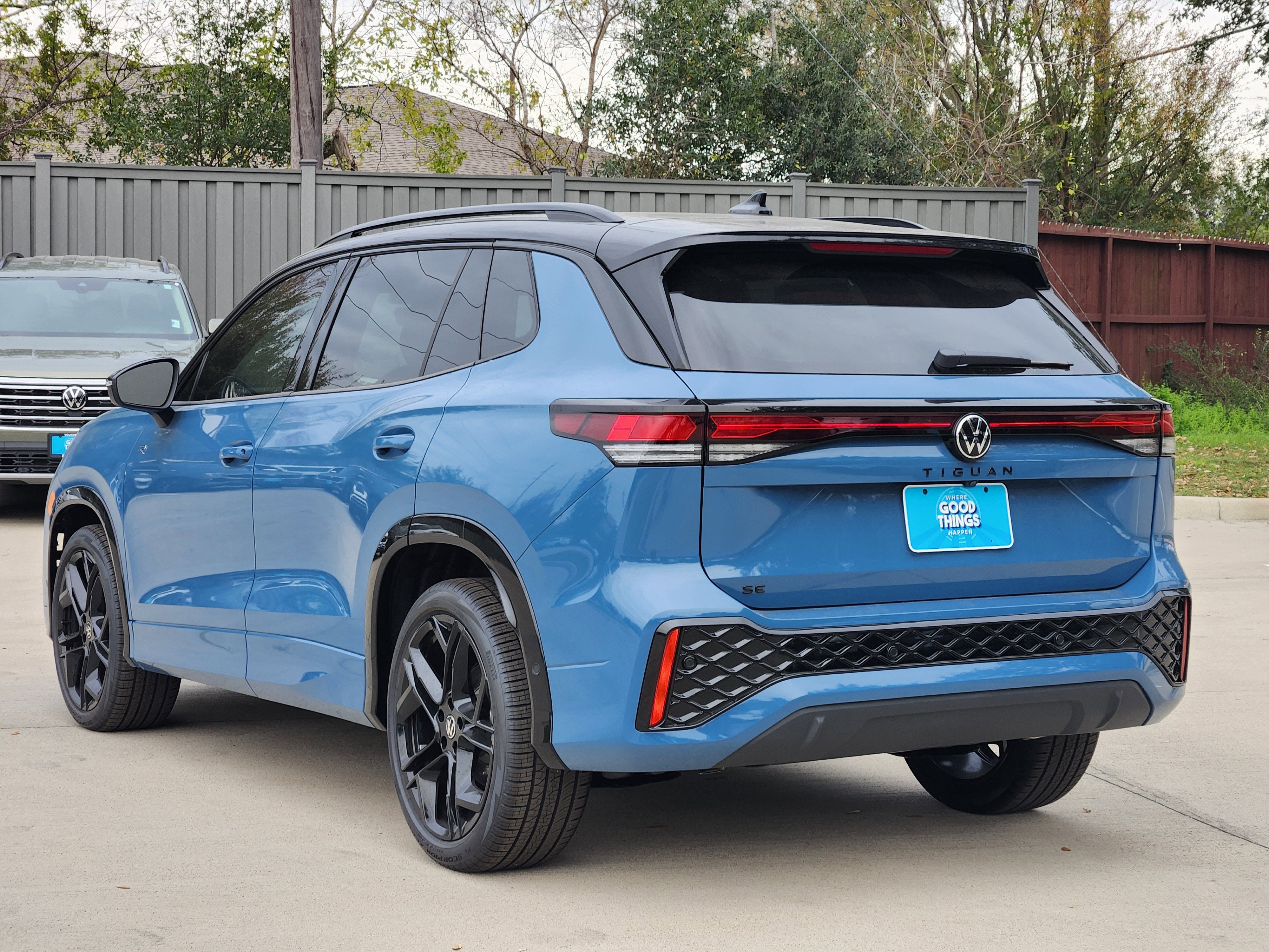 2026 Volkswagen Tiguan SE R-Line Black