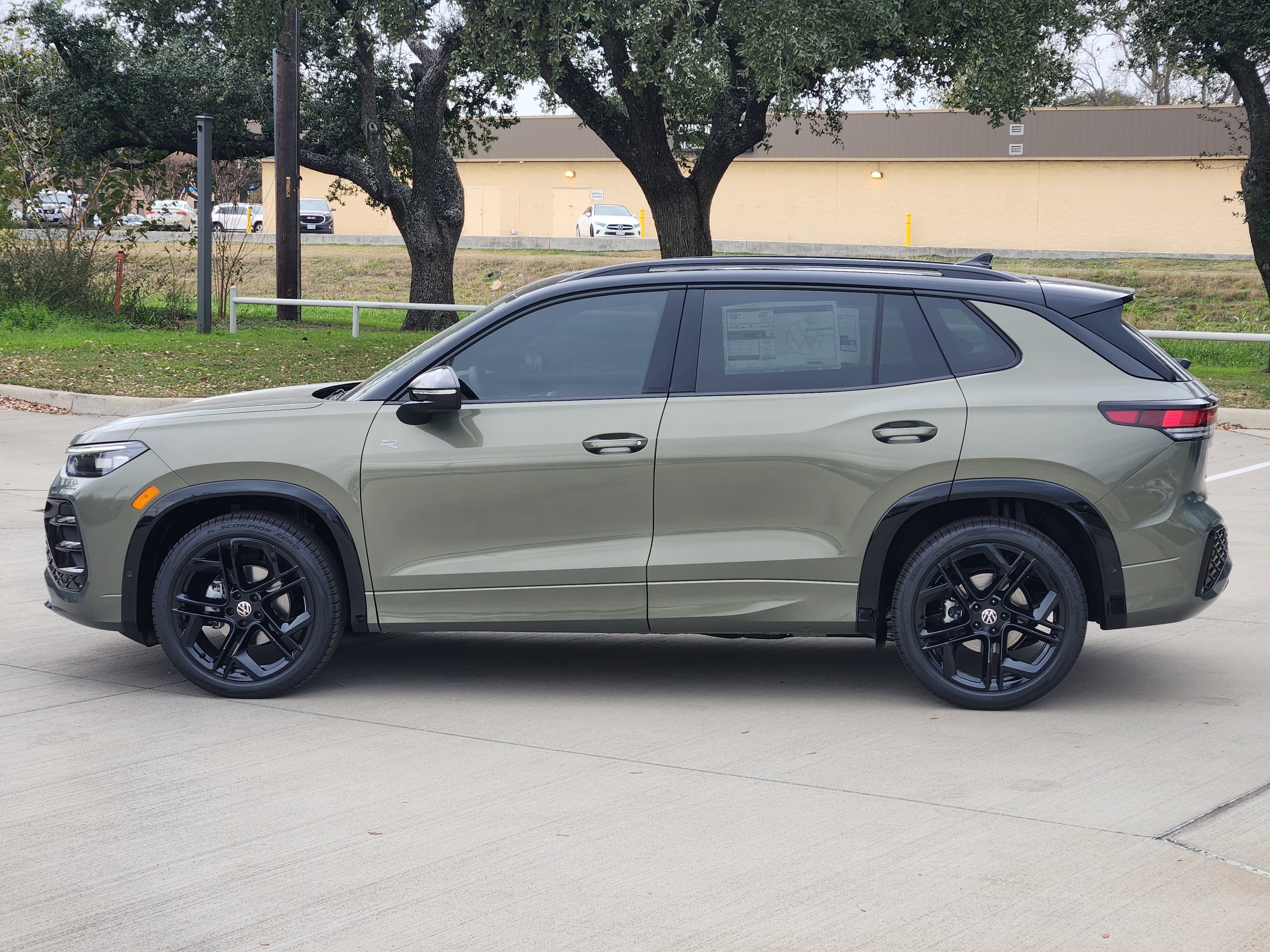 2026 Volkswagen Tiguan SE R-Line Black