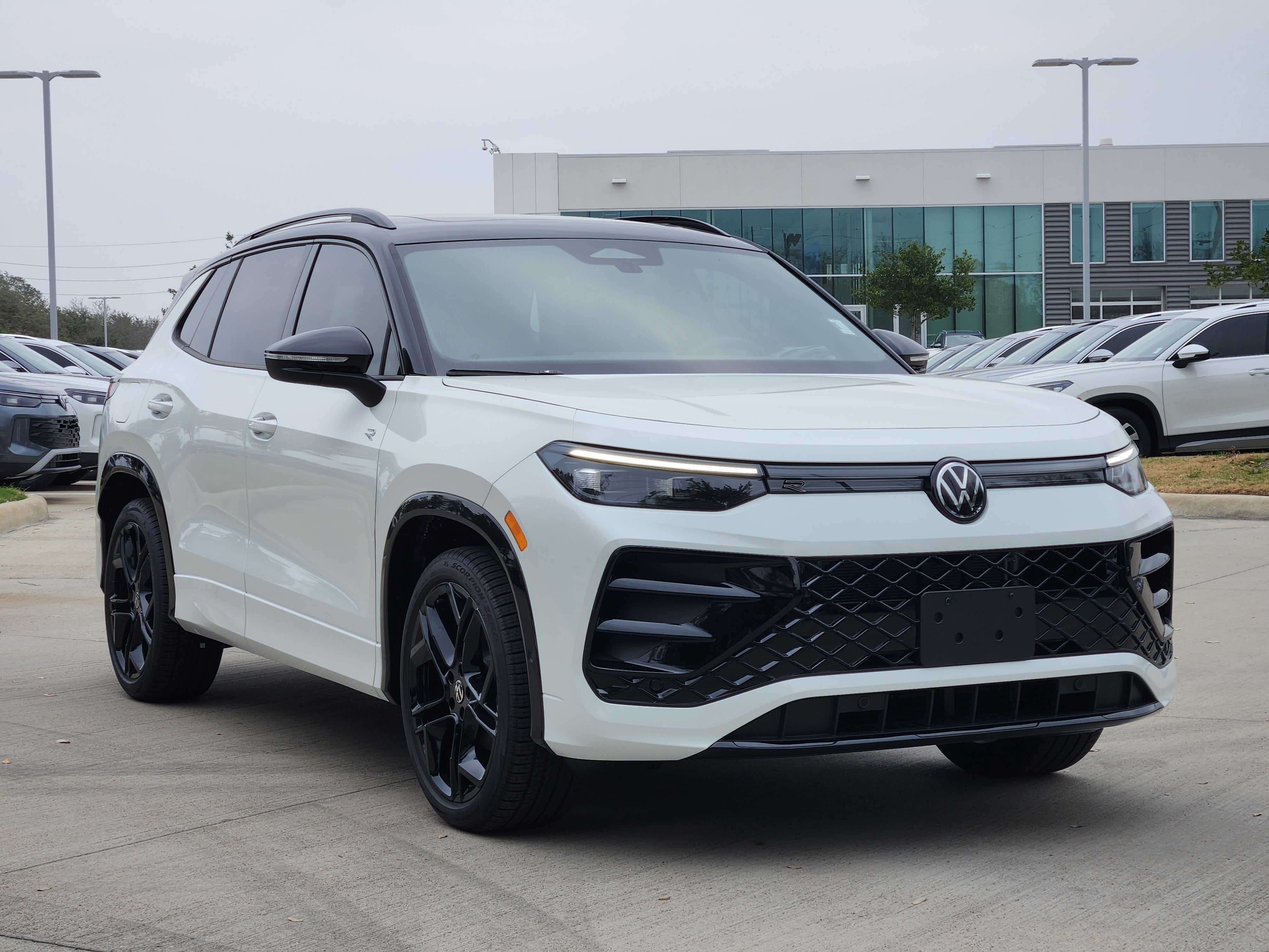 2026 Volkswagen Tiguan SE R-Line Black