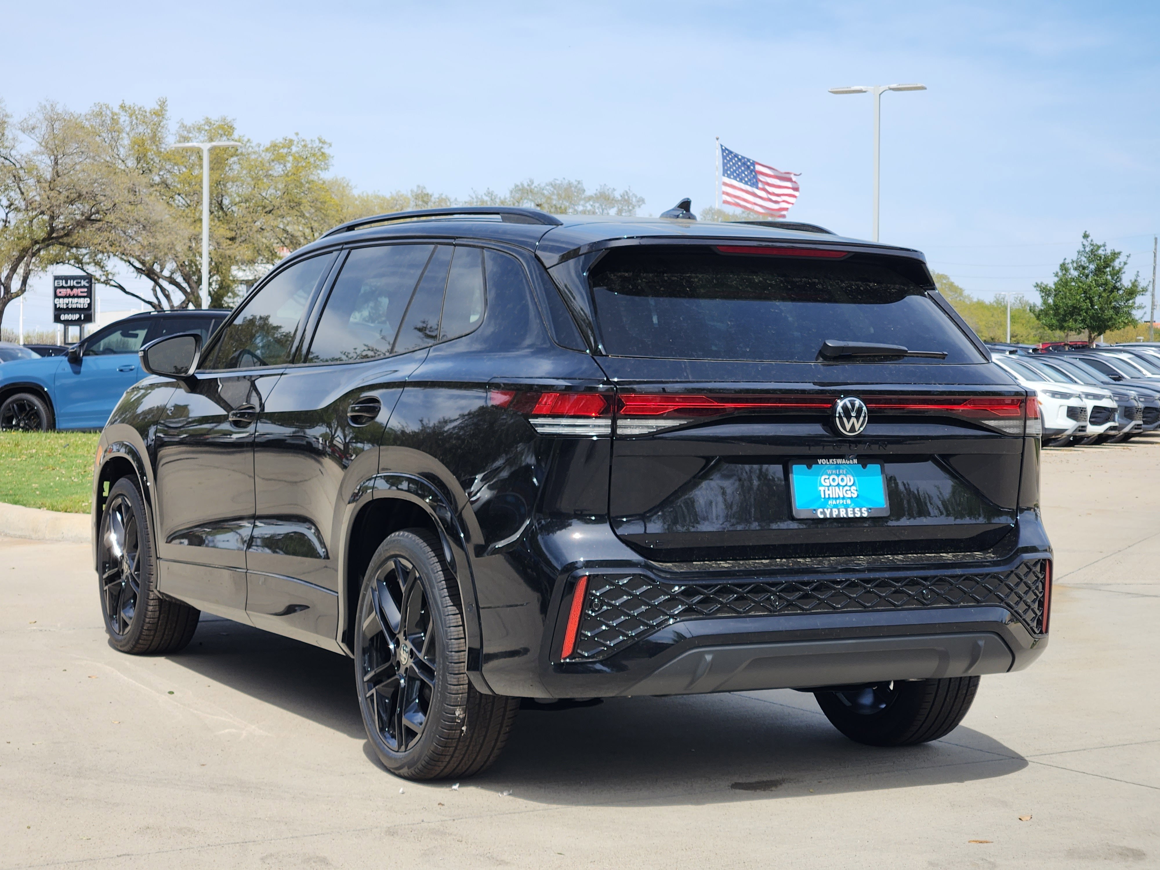 2026 Volkswagen Tiguan SE R-Line Black