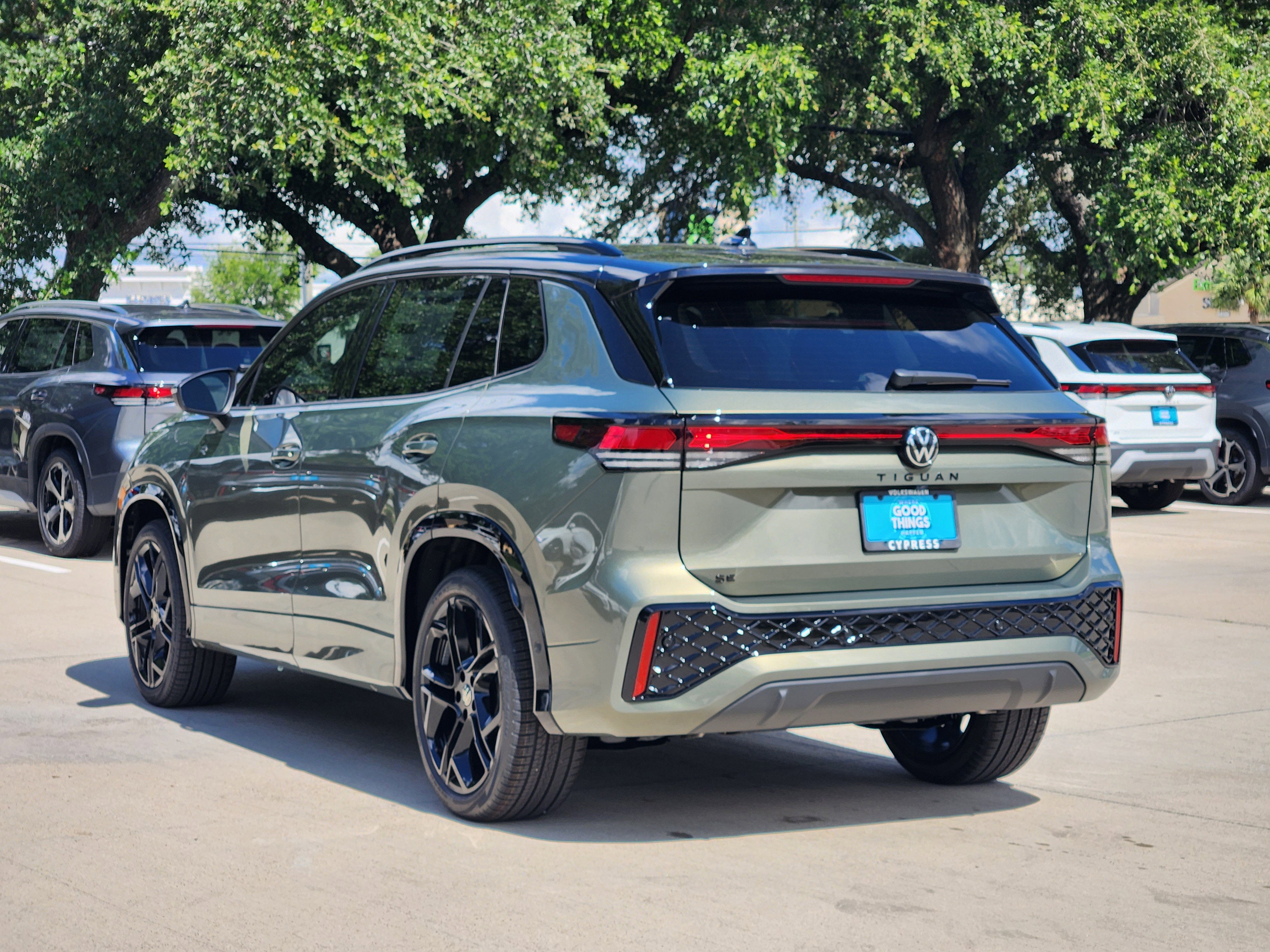 2026 Volkswagen Tiguan SE R-Line Black
