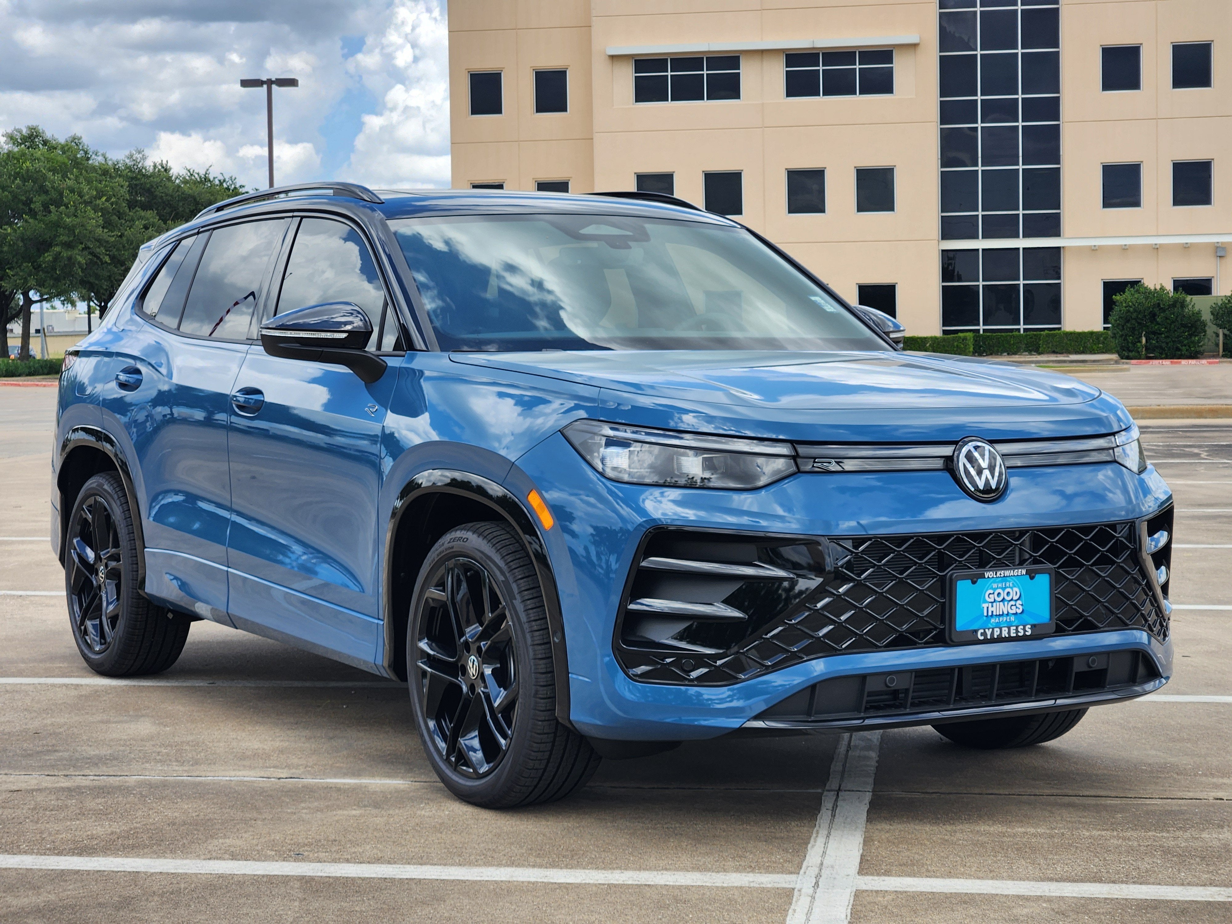 2026 Volkswagen Tiguan SE R-Line Black