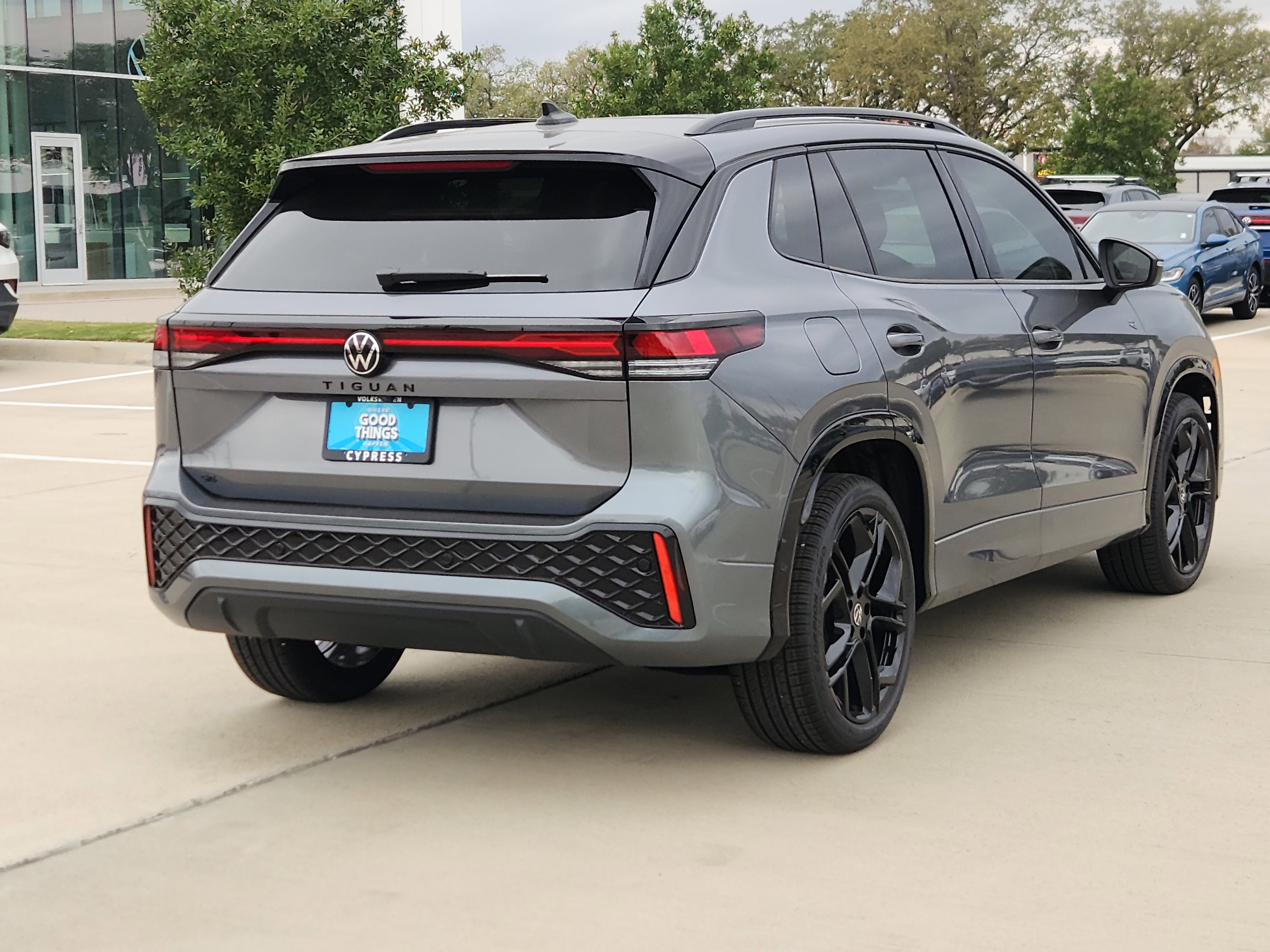 2026 Volkswagen Tiguan SE R-Line Black
