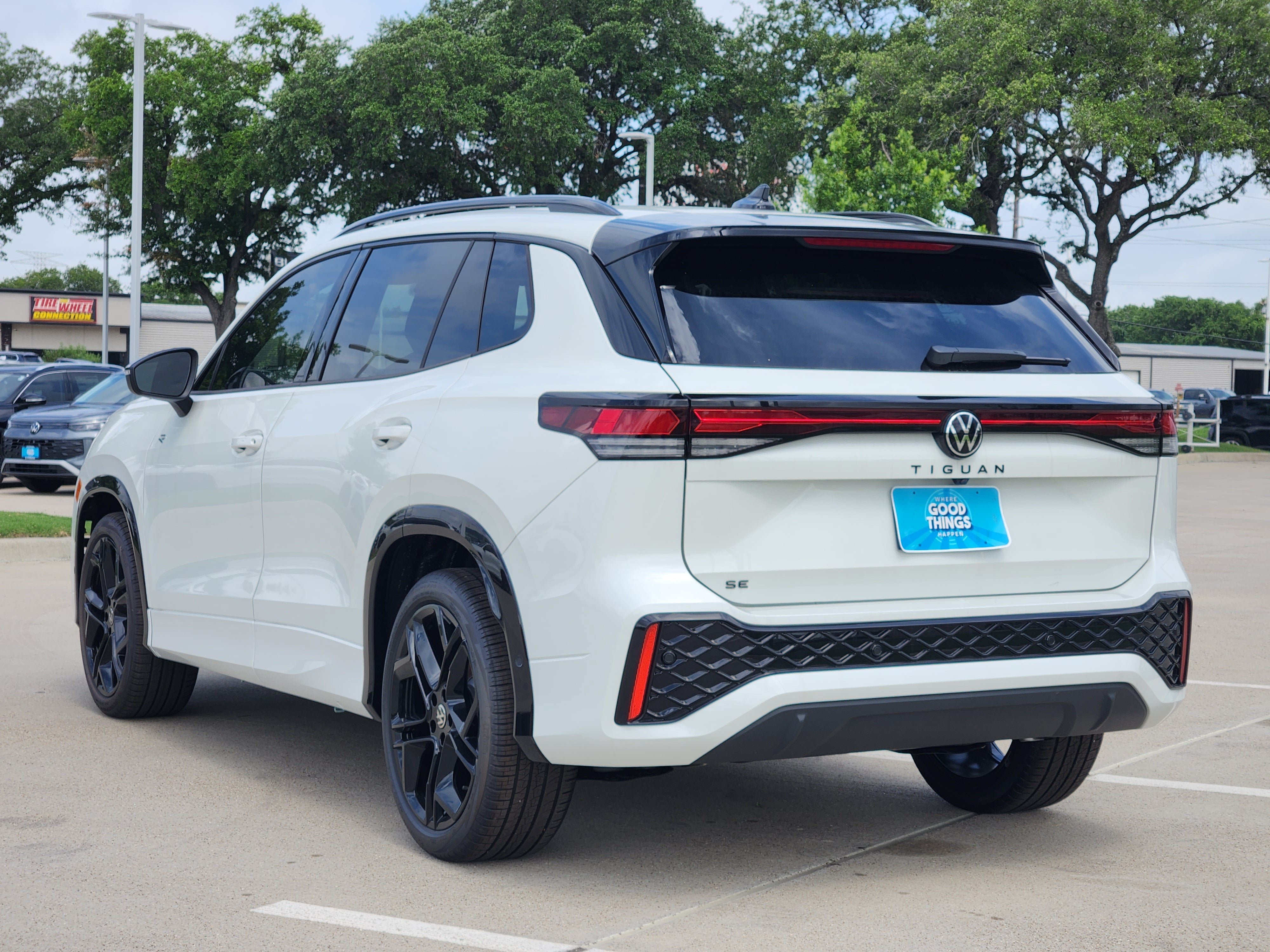 2026 Volkswagen Tiguan SE R-Line Black