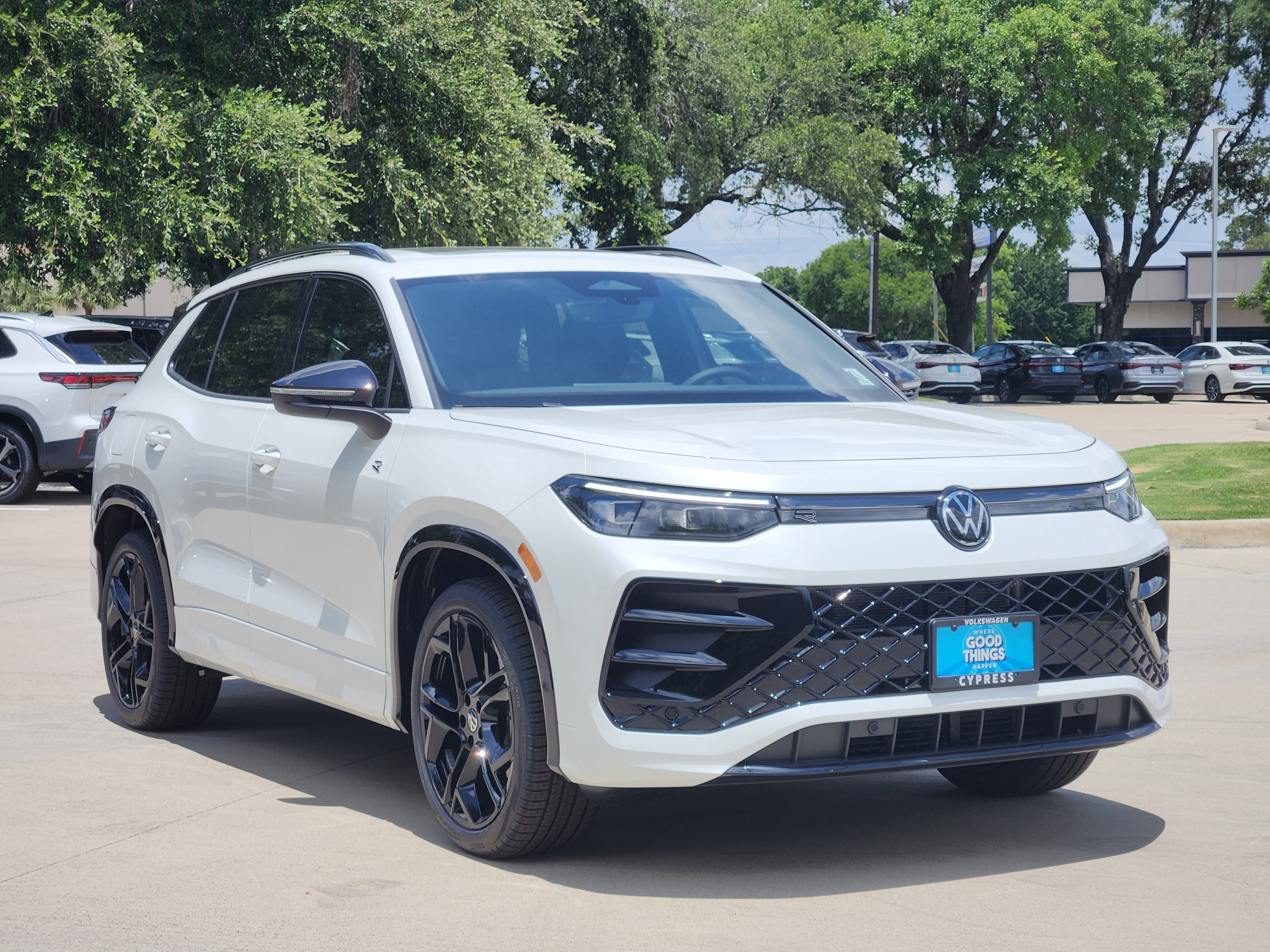 2026 Volkswagen Tiguan SE R-Line Black