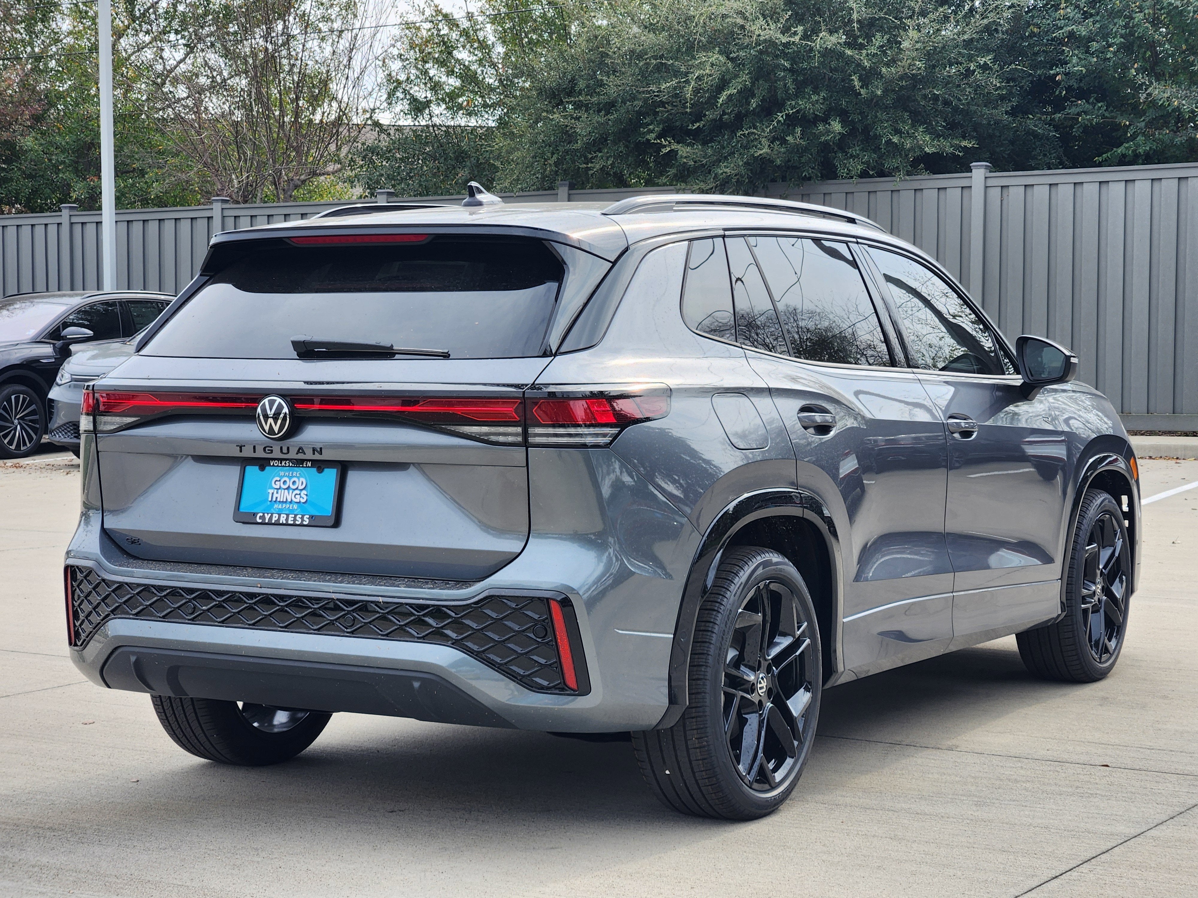 2026 Volkswagen Tiguan SE R-Line Black