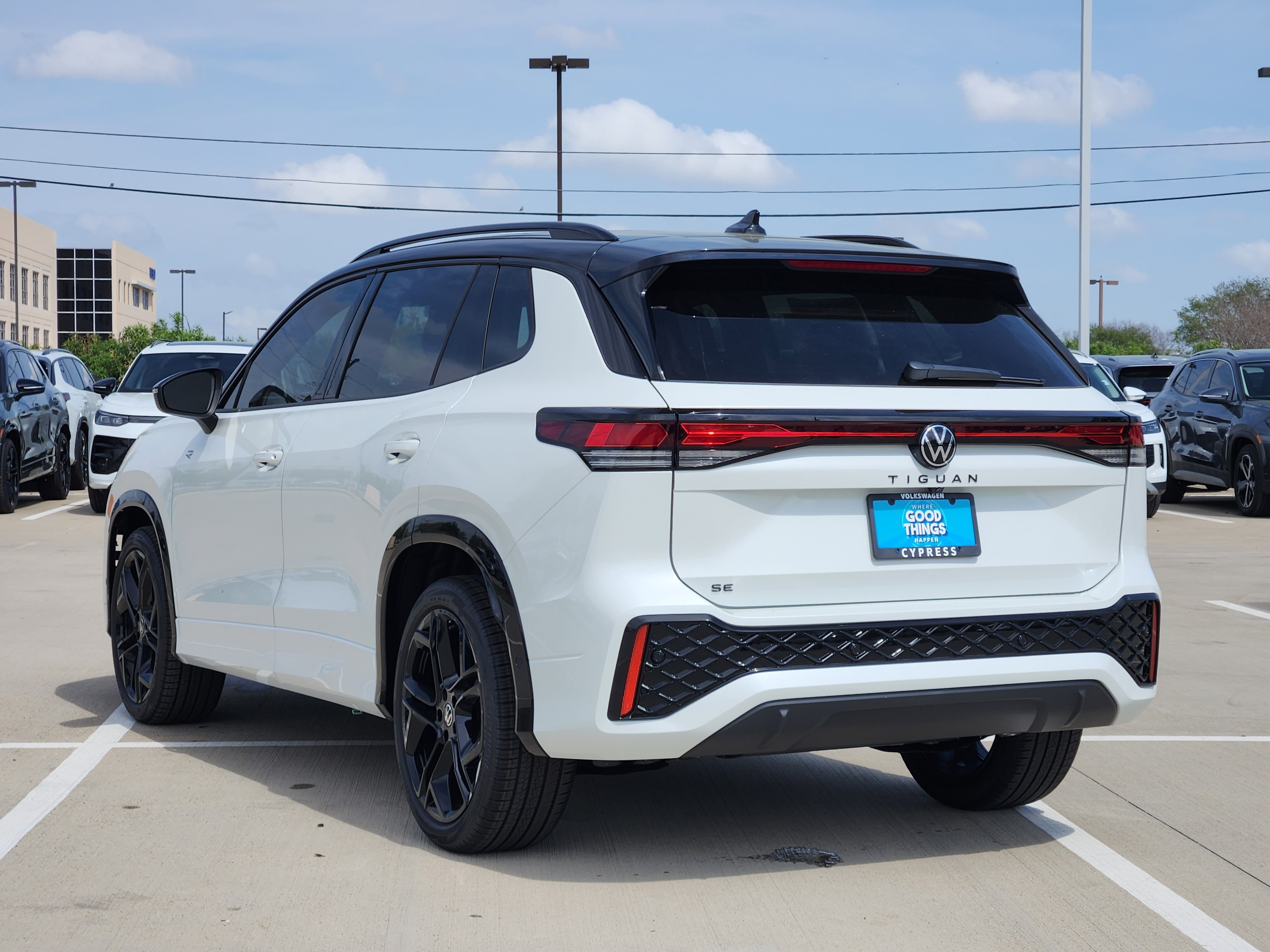 2026 Volkswagen Tiguan SE R-Line Black