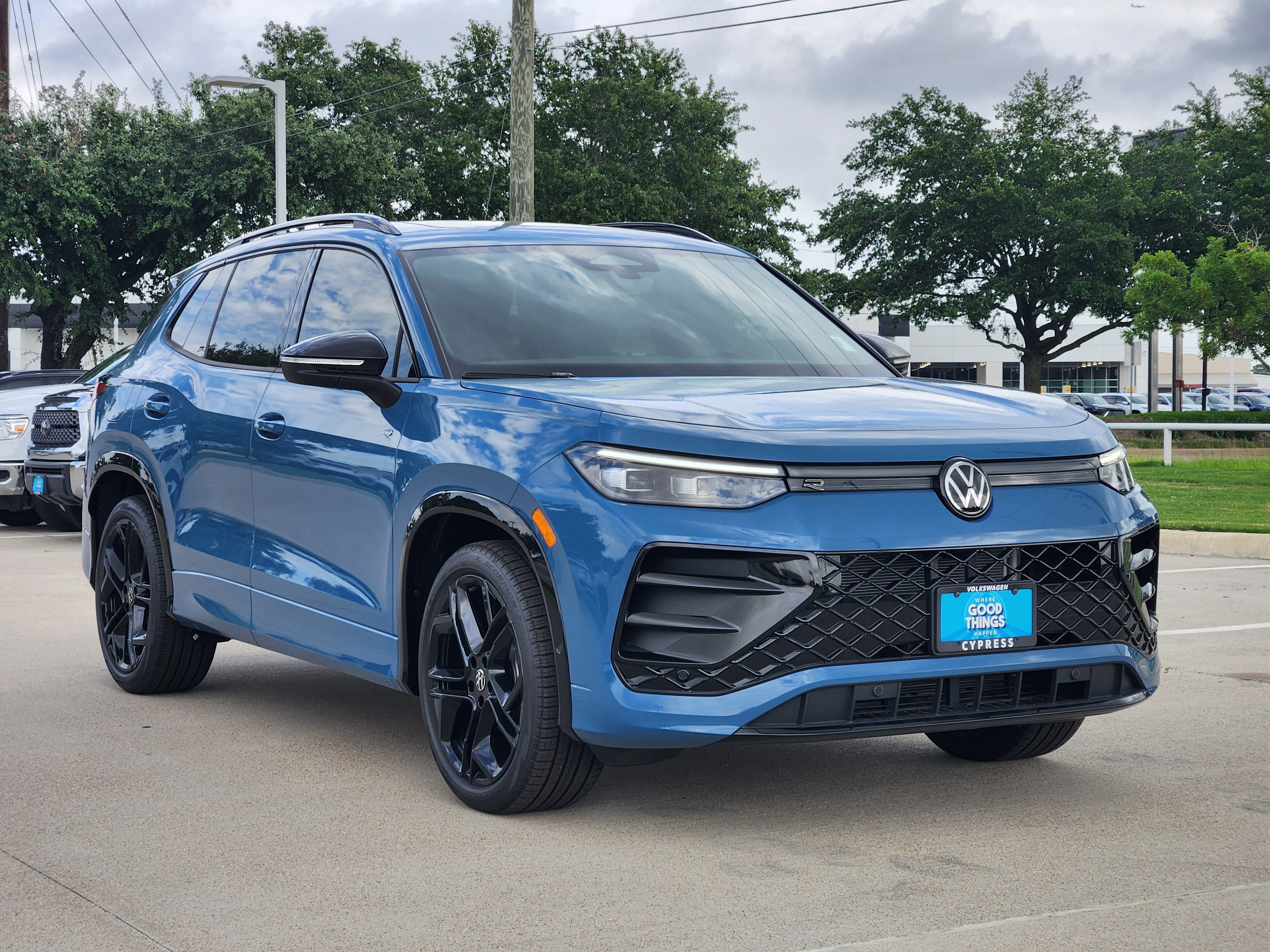 2026 Volkswagen Tiguan SE R-Line Black