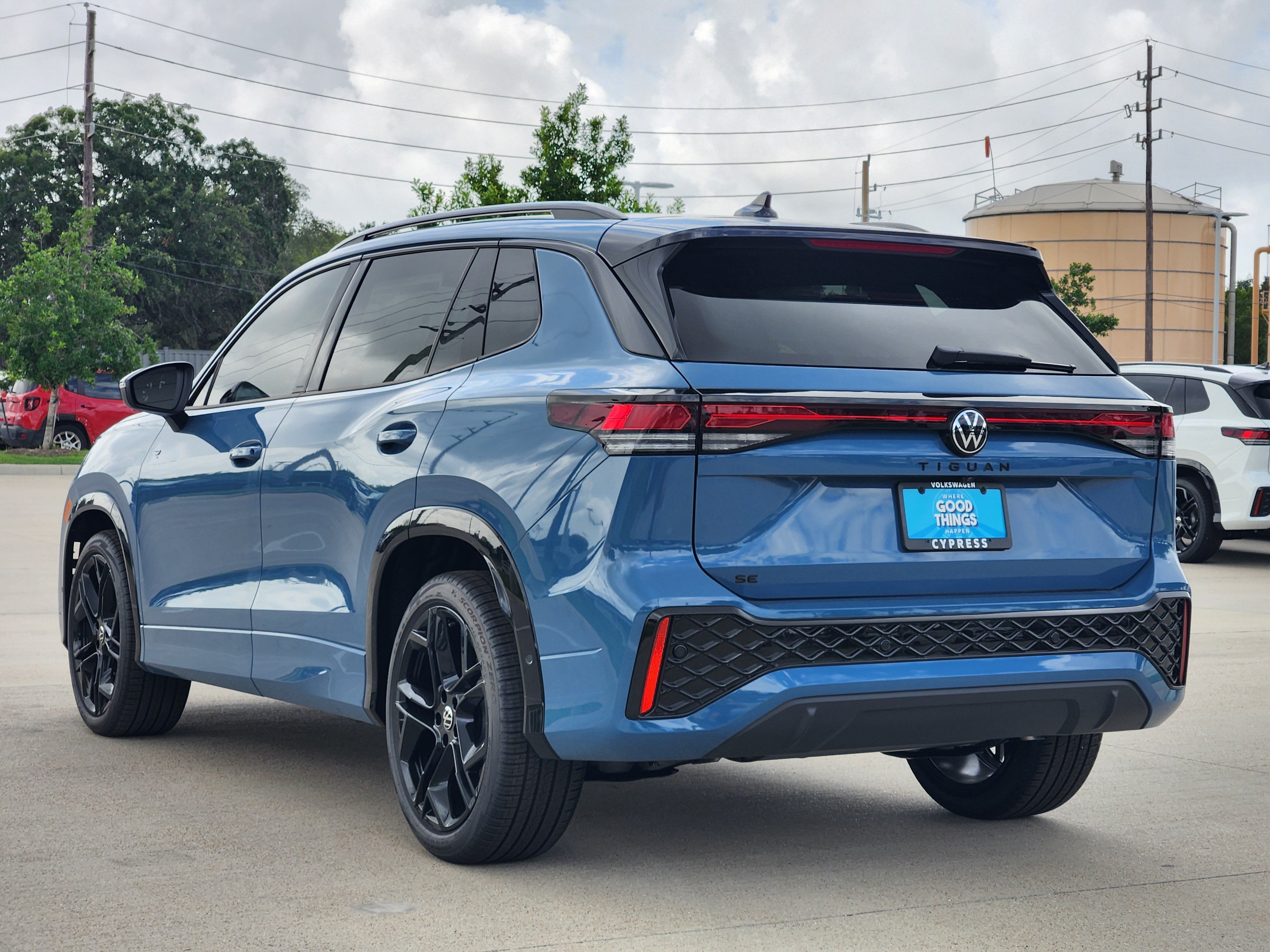 2026 Volkswagen Tiguan SE R-Line Black