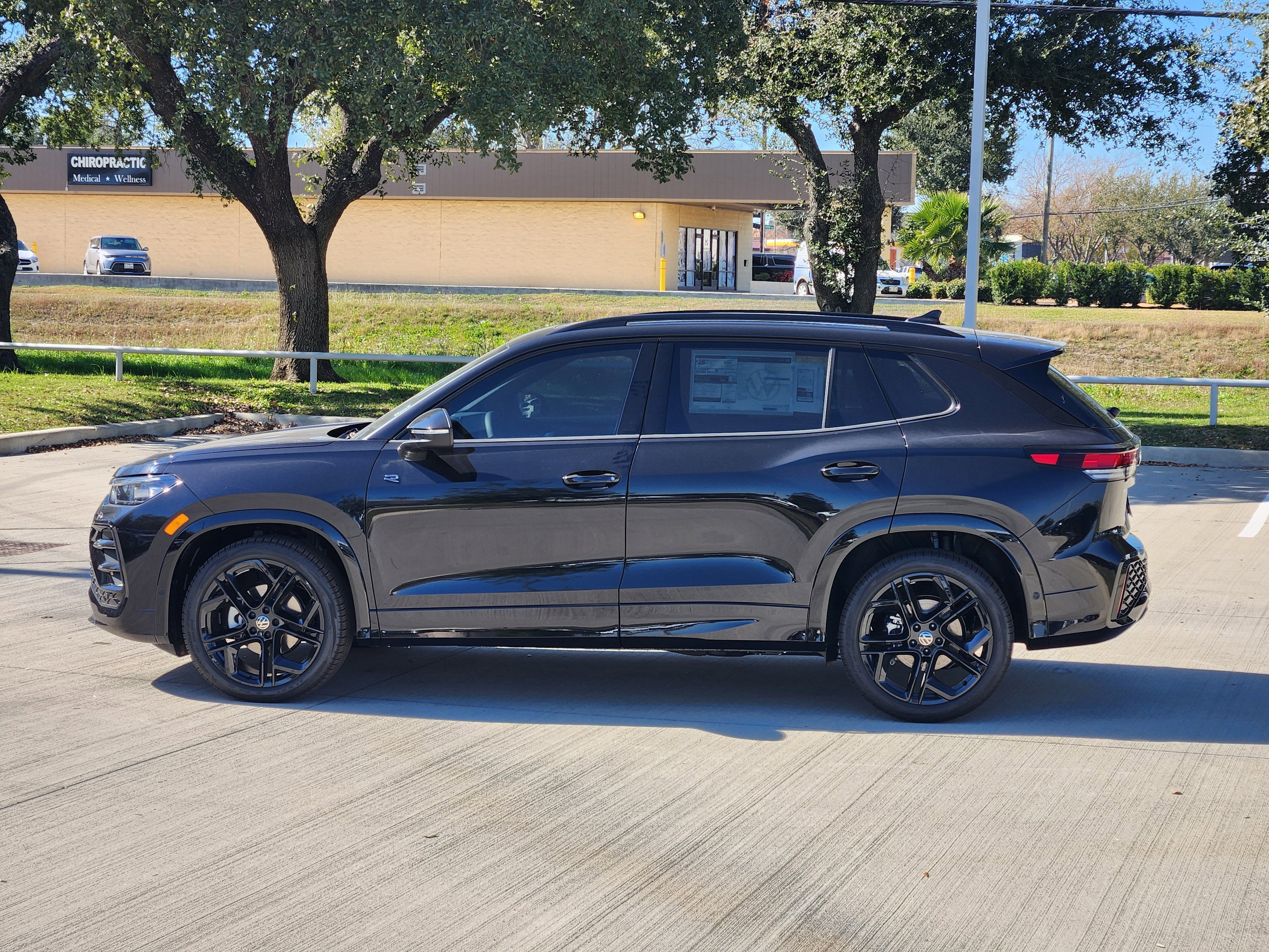 2026 Volkswagen Tiguan SE R-Line Black