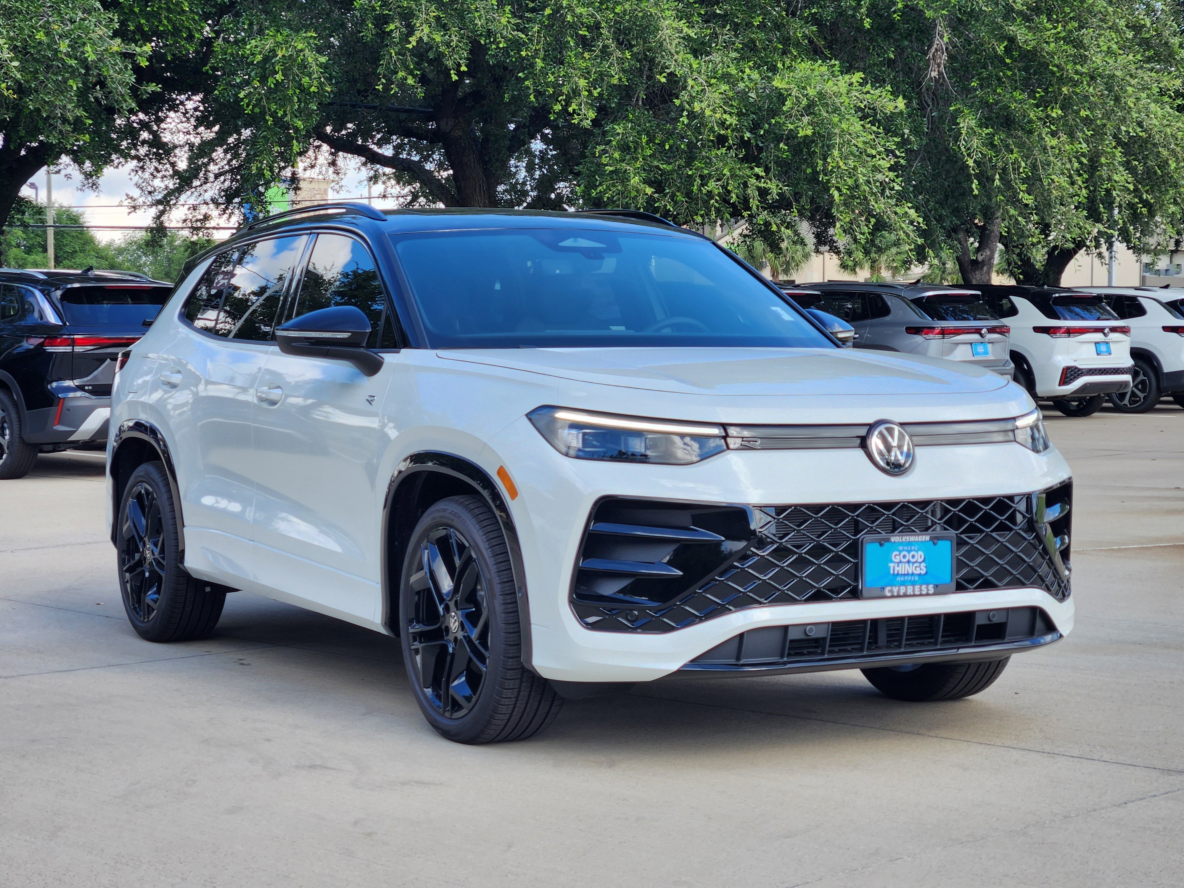 2026 Volkswagen Tiguan SE R-Line Black