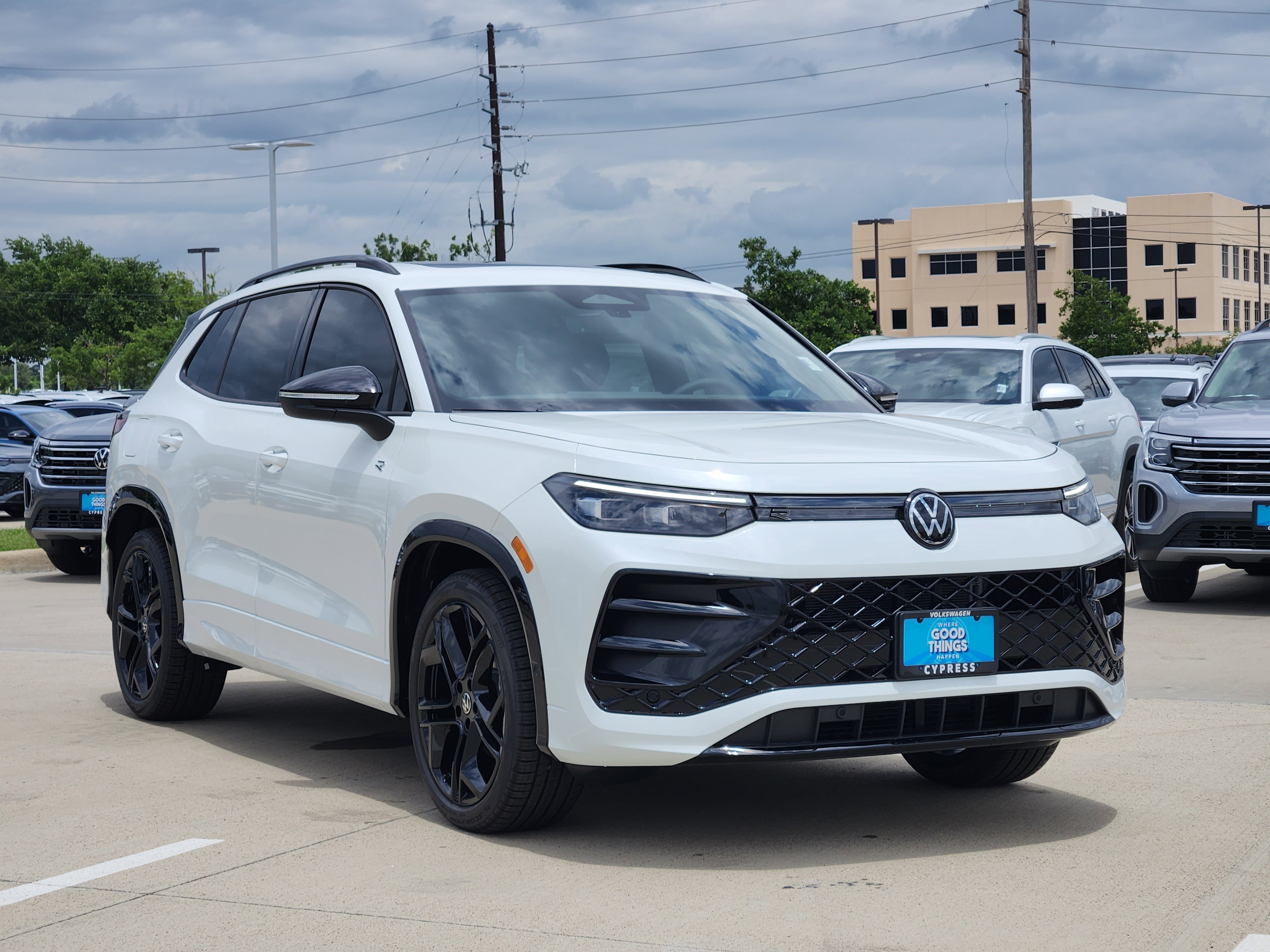 2026 Volkswagen Tiguan SE R-Line Black