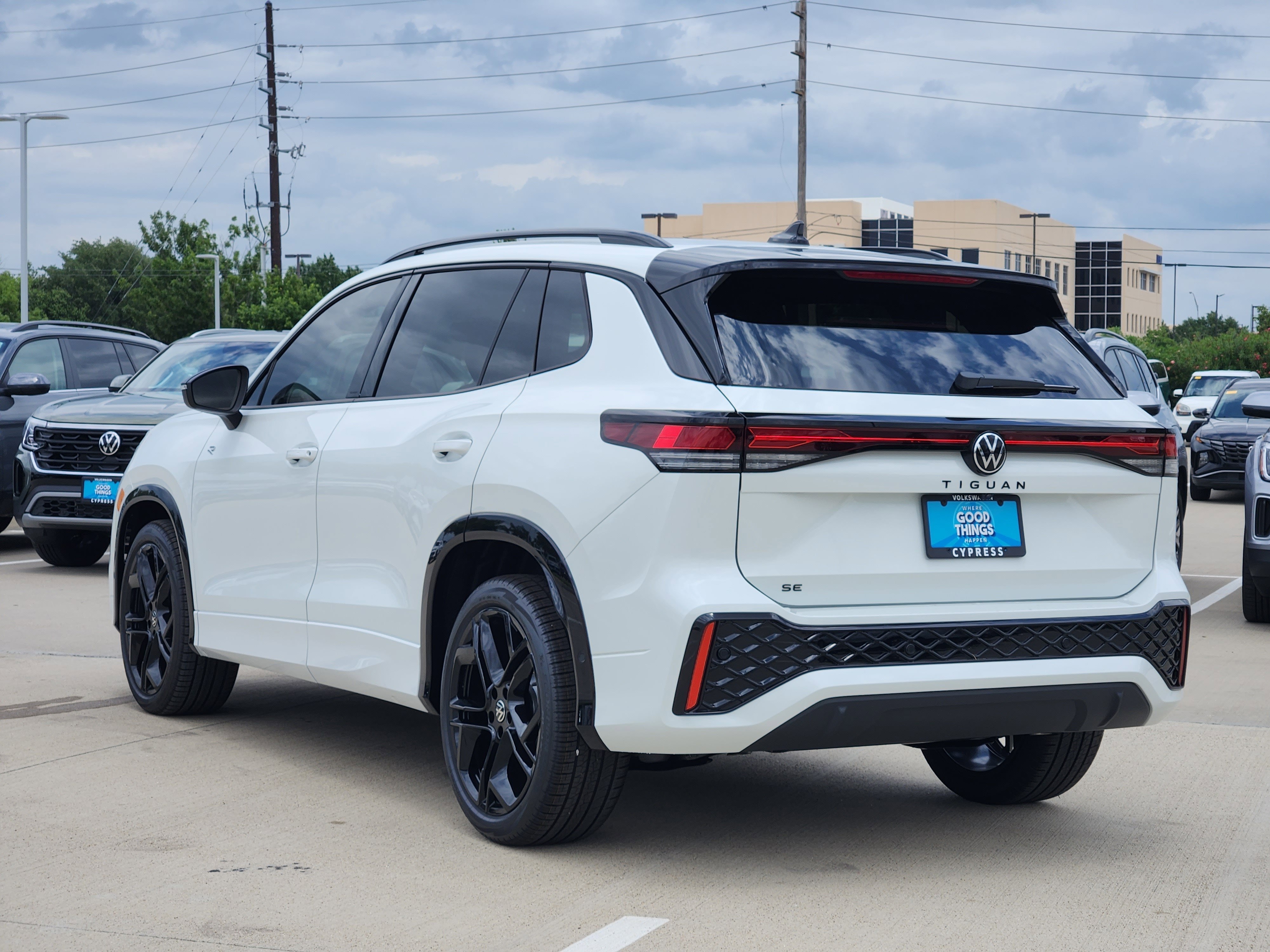 2026 Volkswagen Tiguan SE R-Line Black