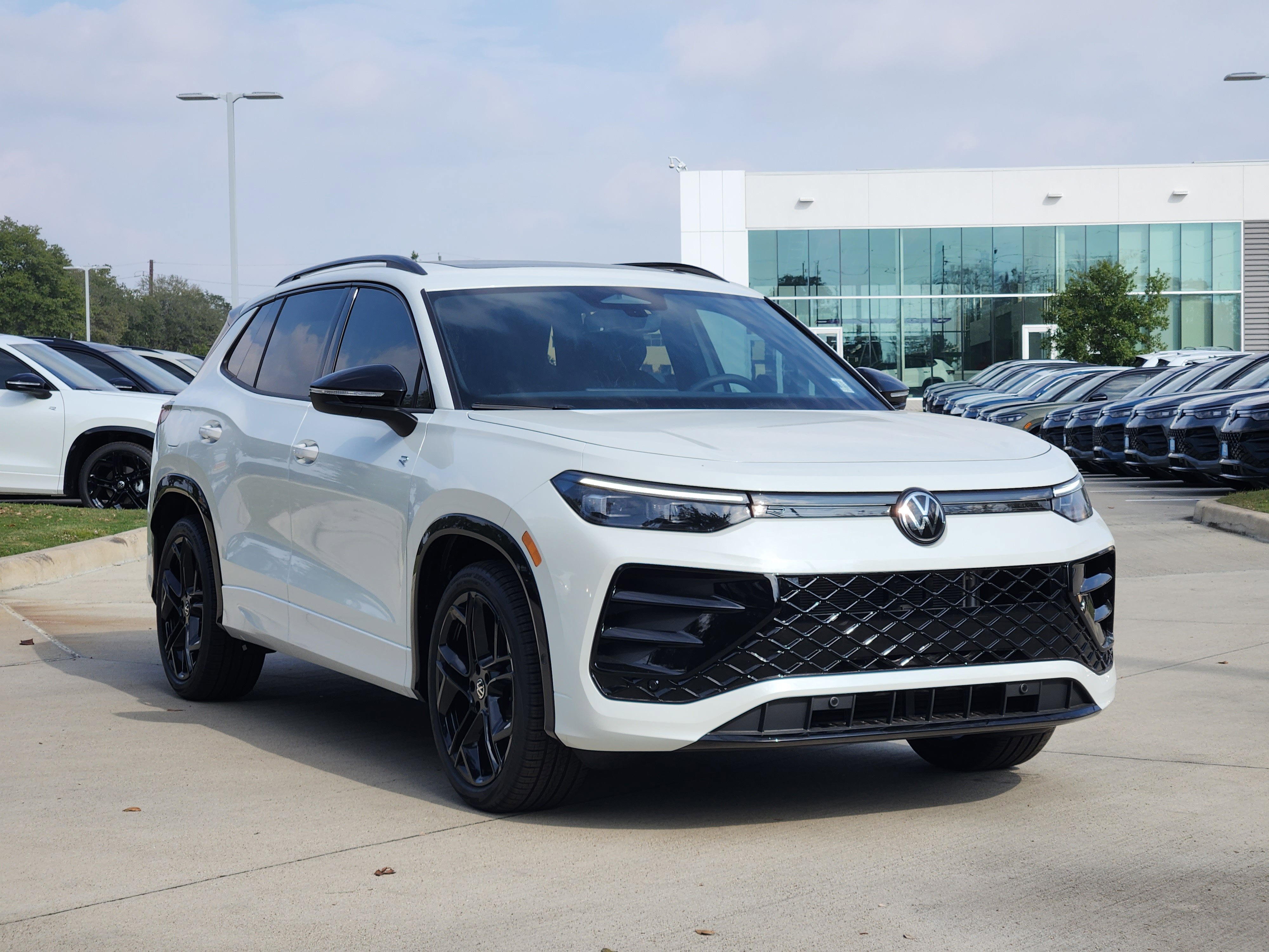 2026 Volkswagen Tiguan SE R-Line Black