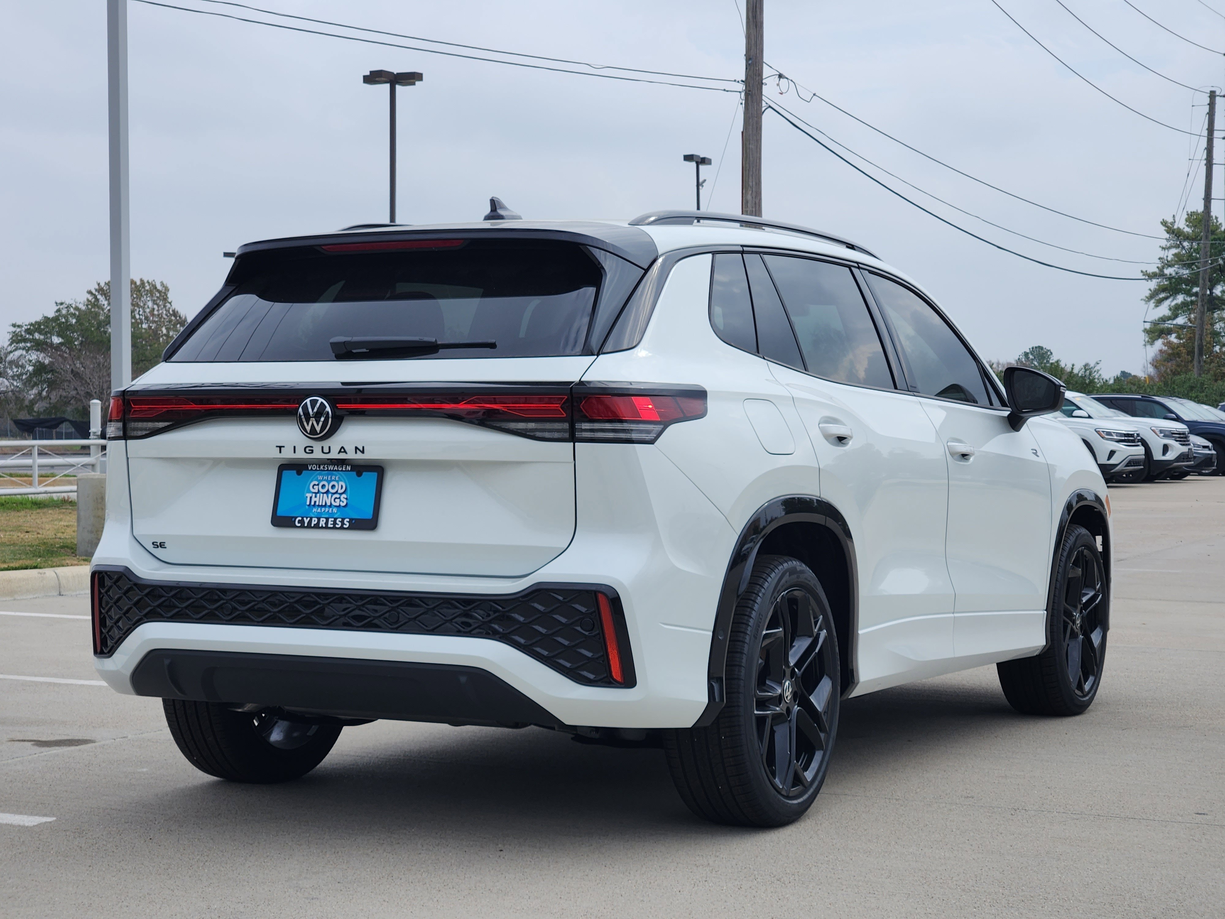 2026 Volkswagen Tiguan SE R-Line Black