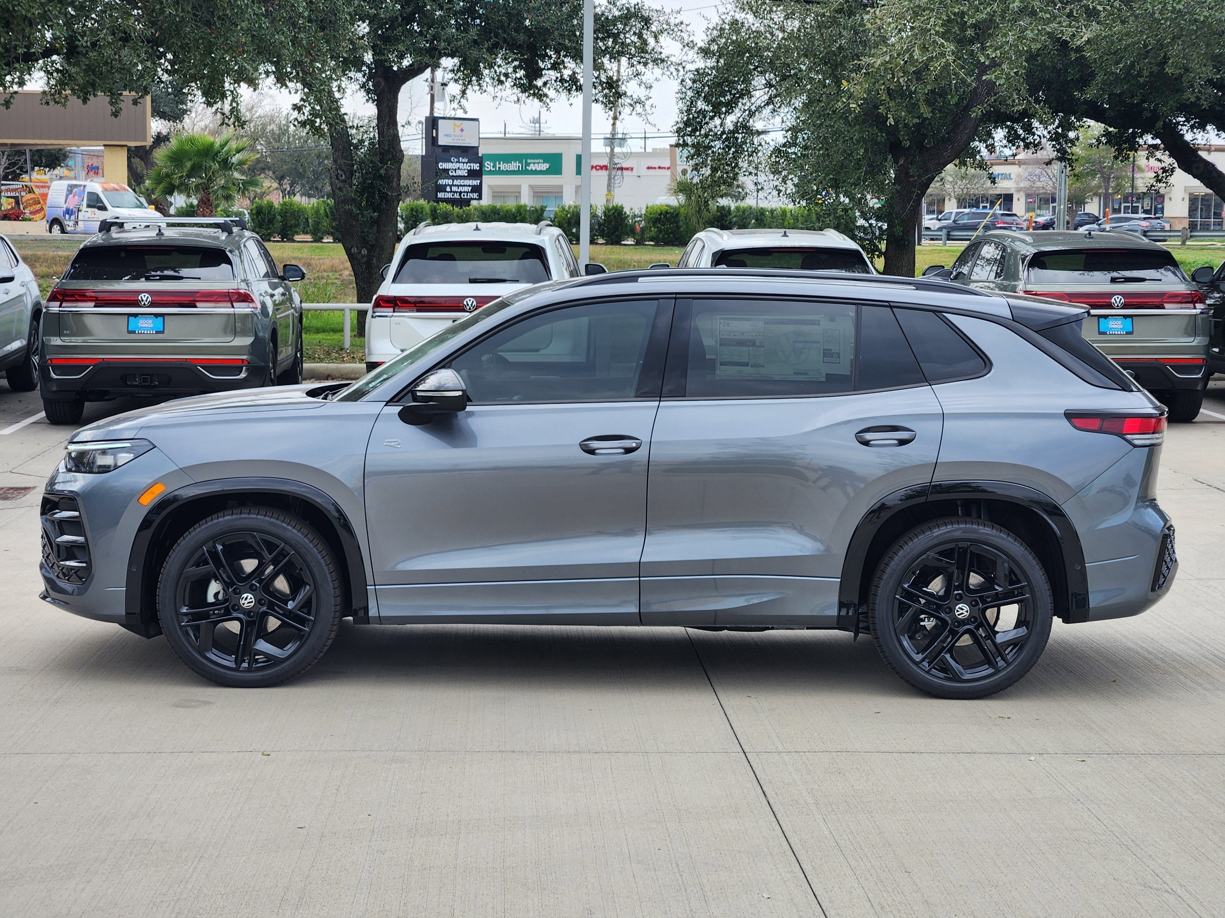 2026 Volkswagen Tiguan SE R-Line Black