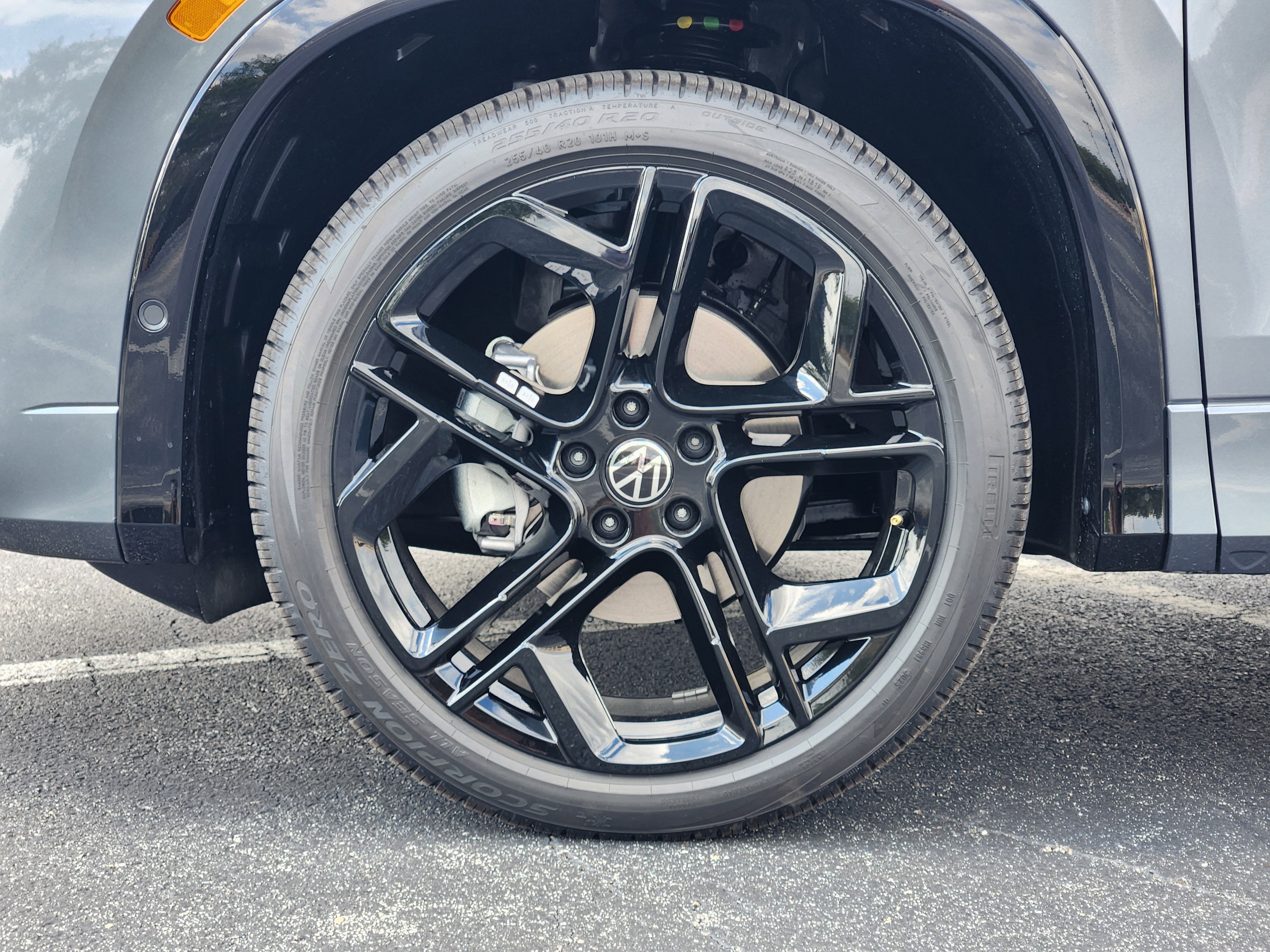 2026 Volkswagen Tiguan SE R-Line Black