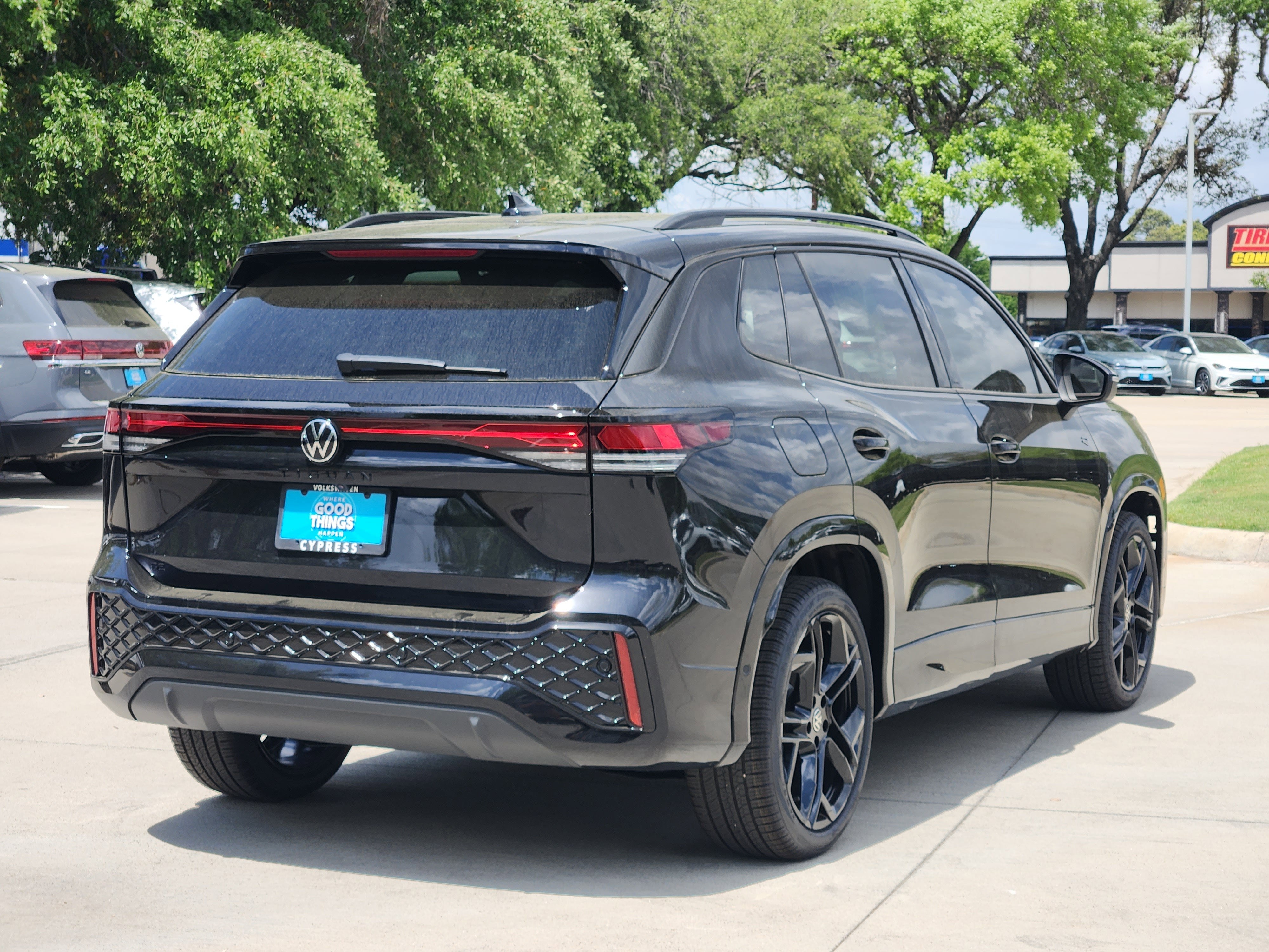 2026 Volkswagen Tiguan SE R-Line Black