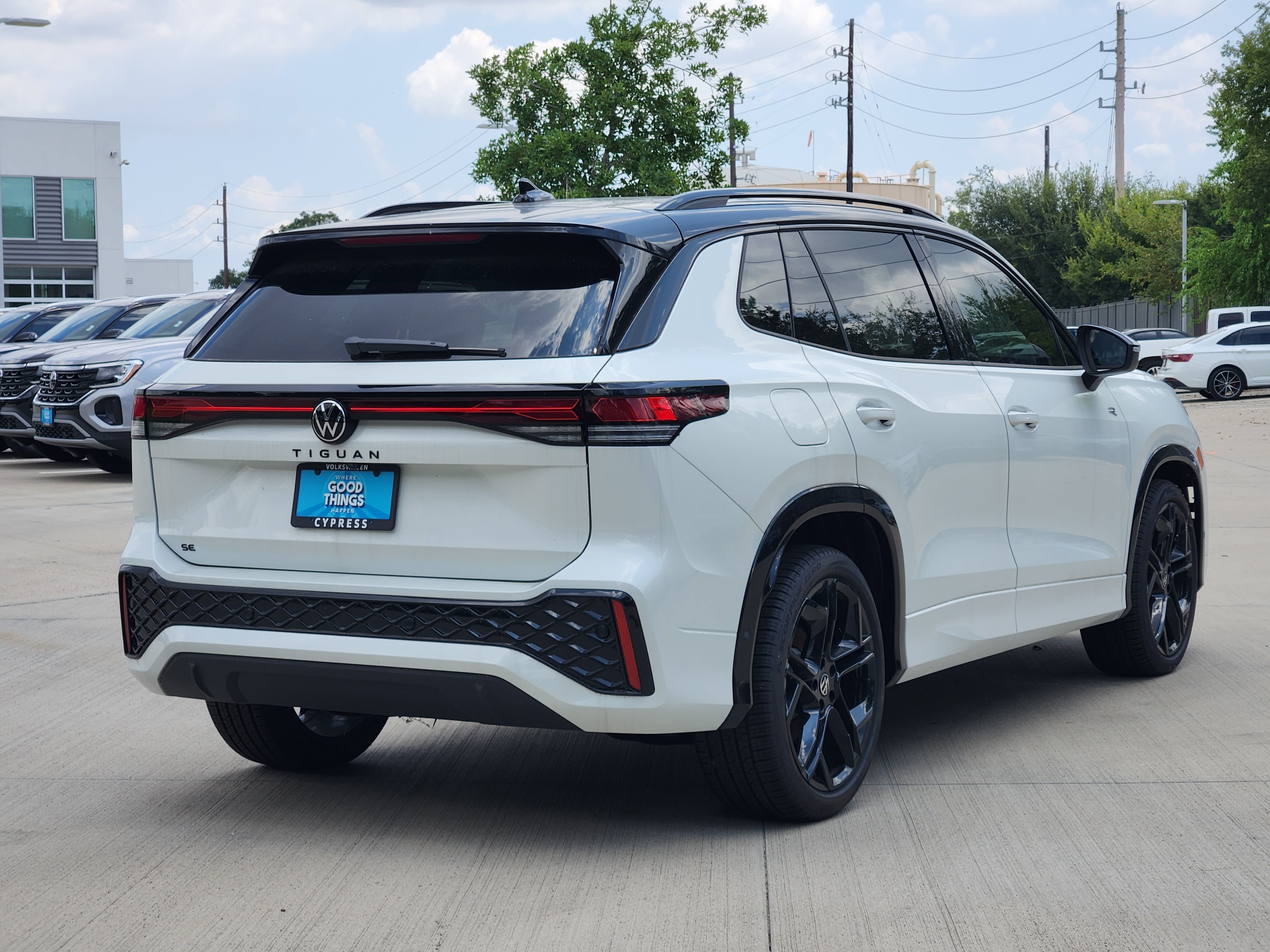 2026 Volkswagen Tiguan SE R-Line Black