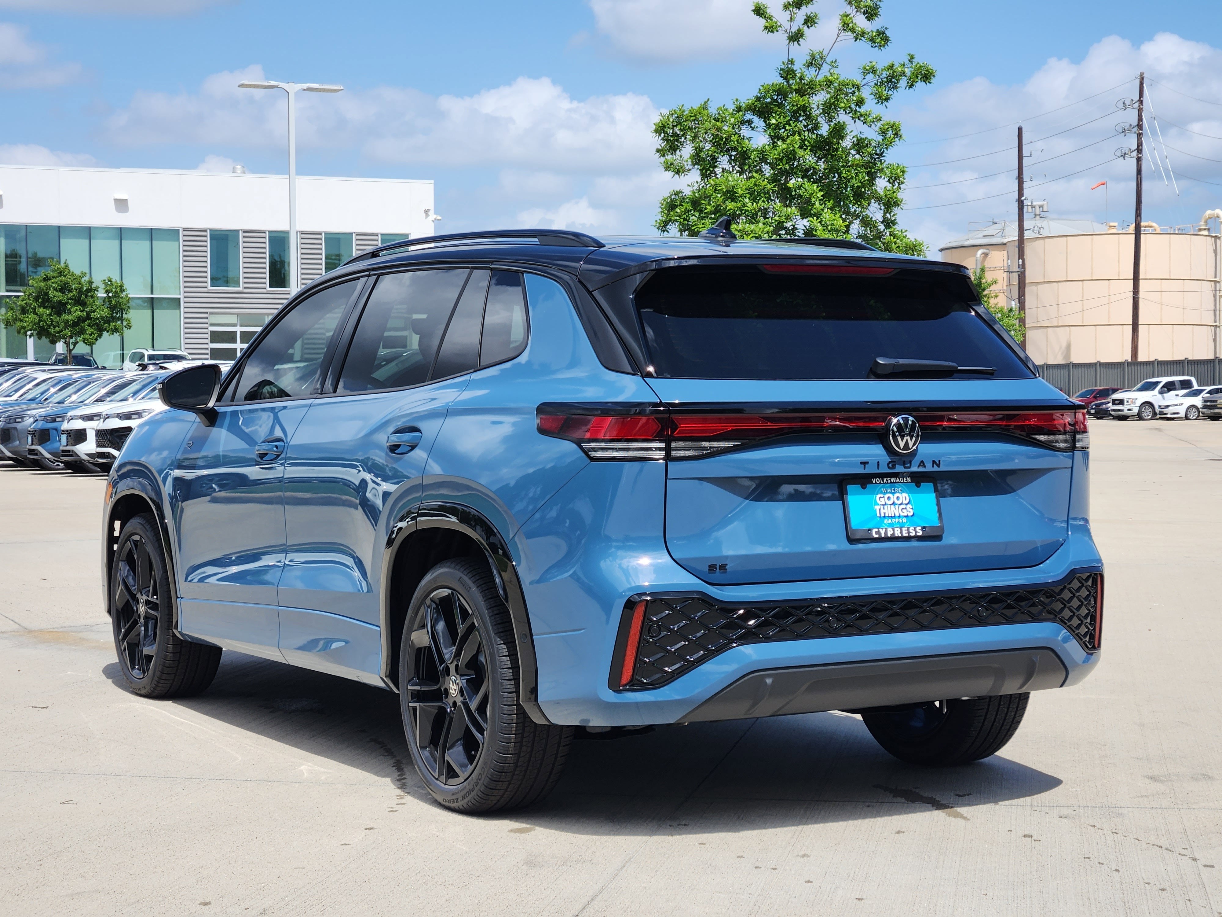 2026 Volkswagen Tiguan SE R-Line Black