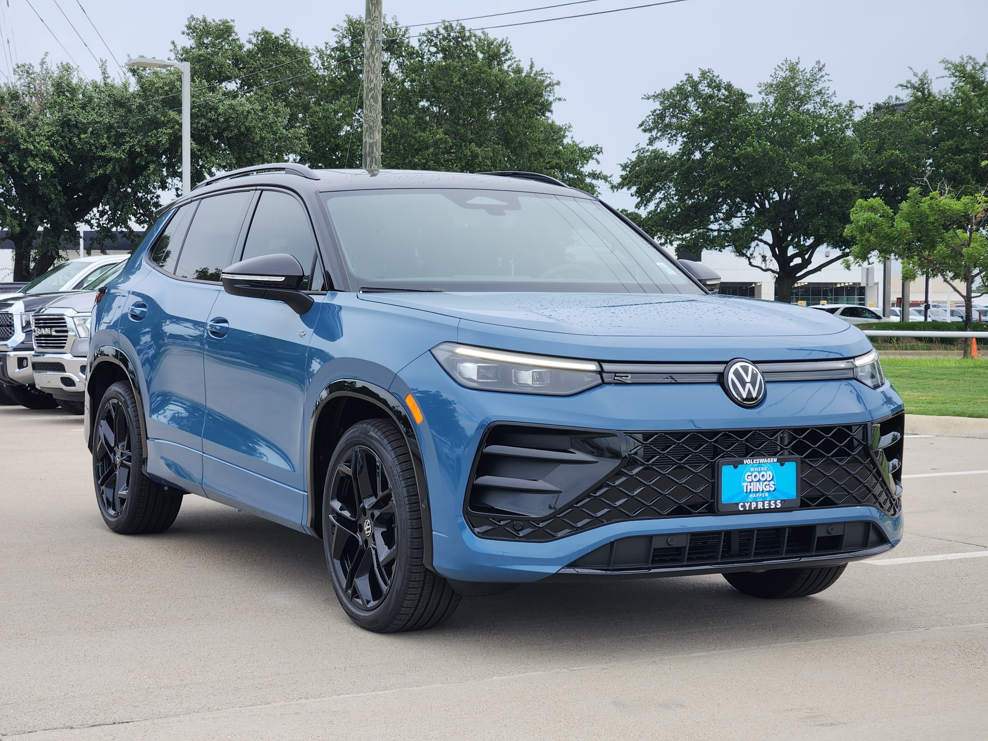 2026 Volkswagen Tiguan SE R-Line Black