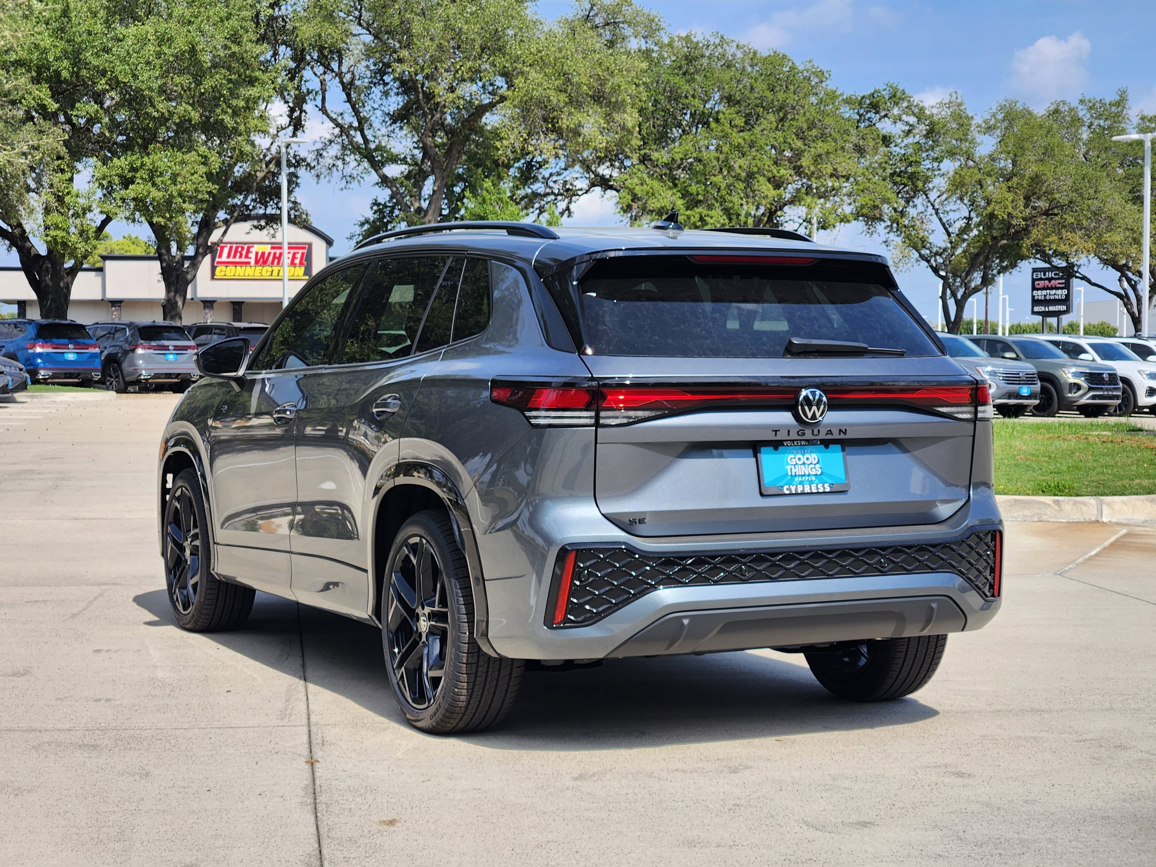 2026 Volkswagen Tiguan SE R-Line Black