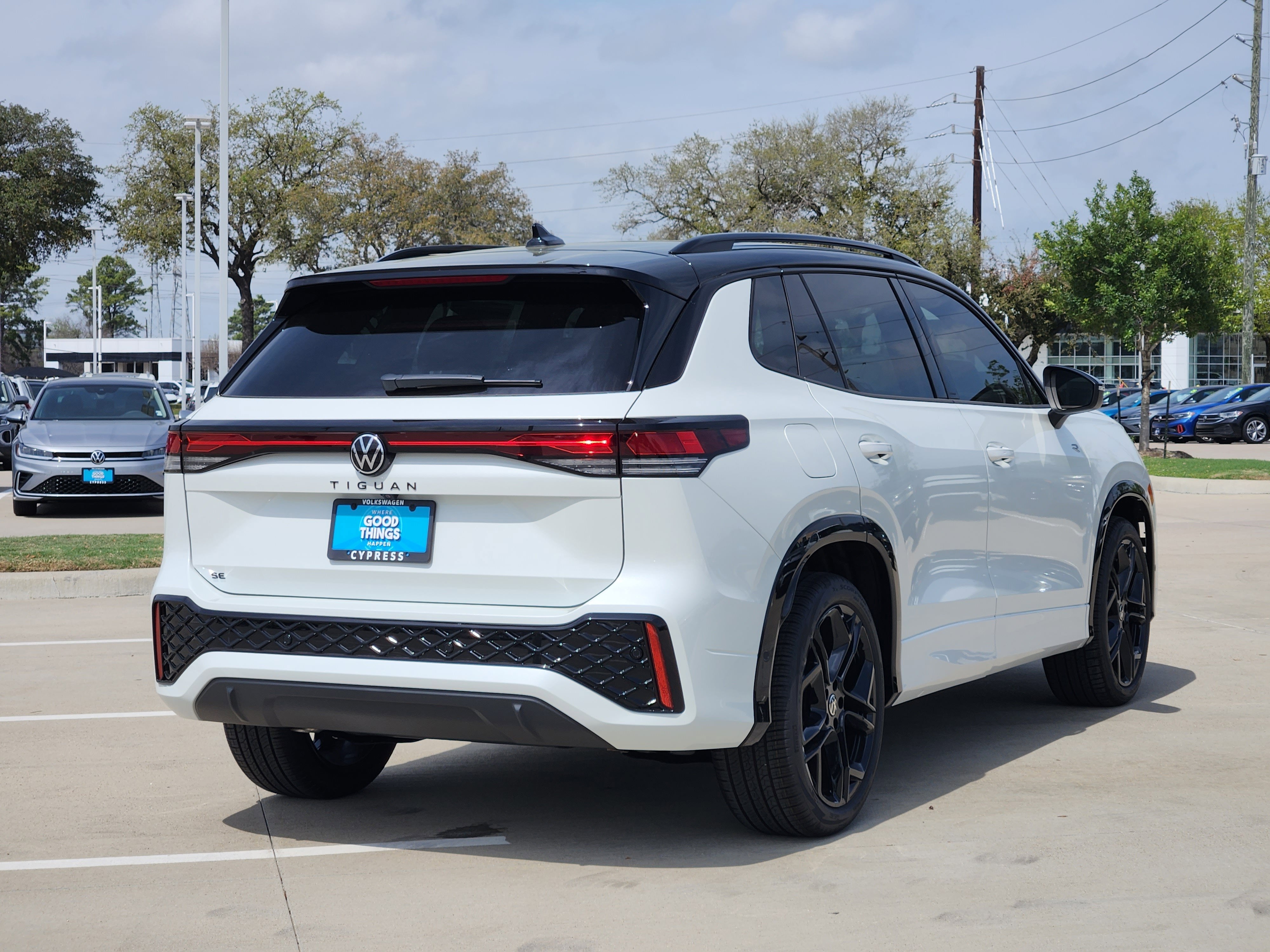 2026 Volkswagen Tiguan SE R-Line Black