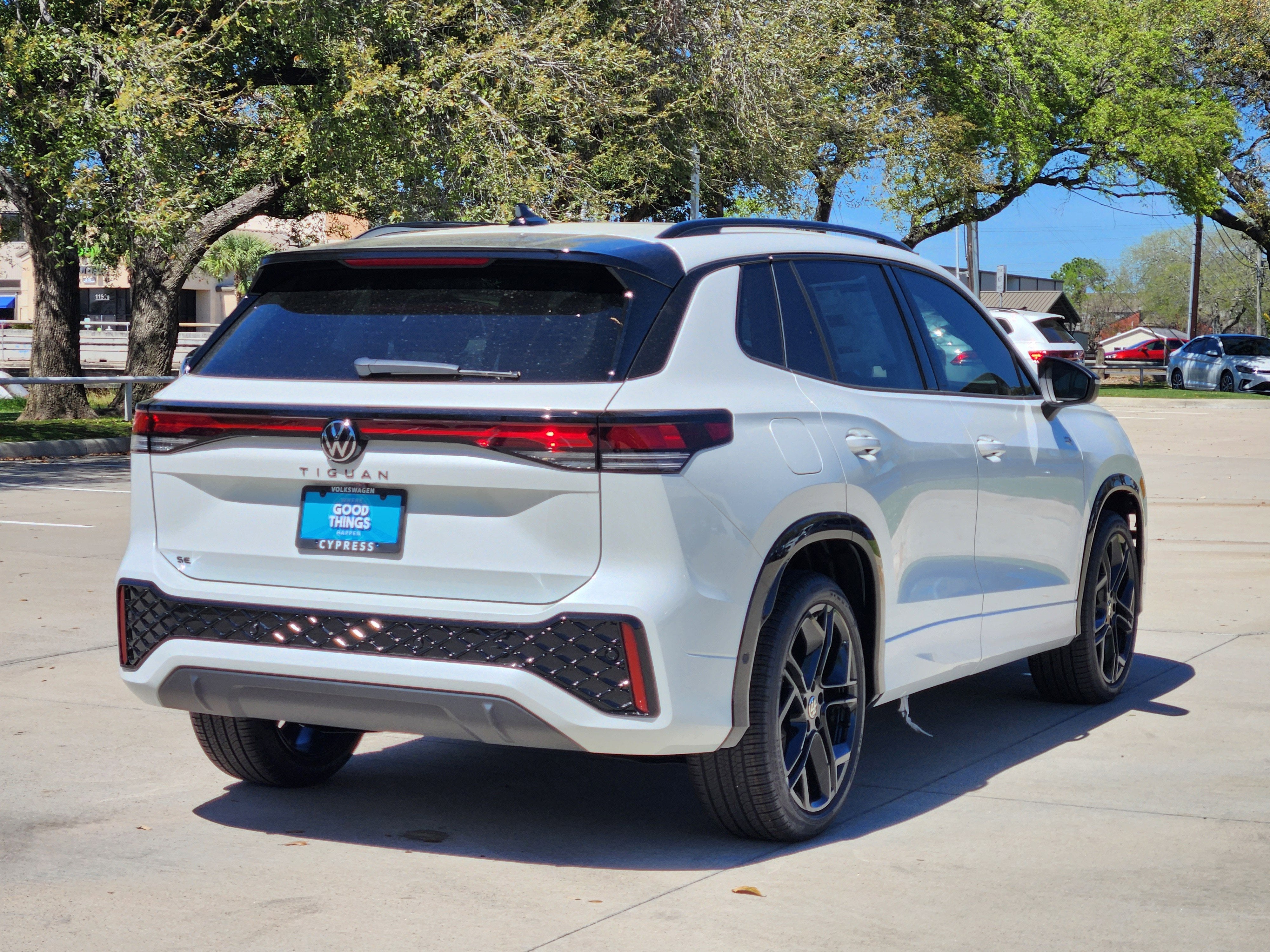 2026 Volkswagen Tiguan SE R-Line Black
