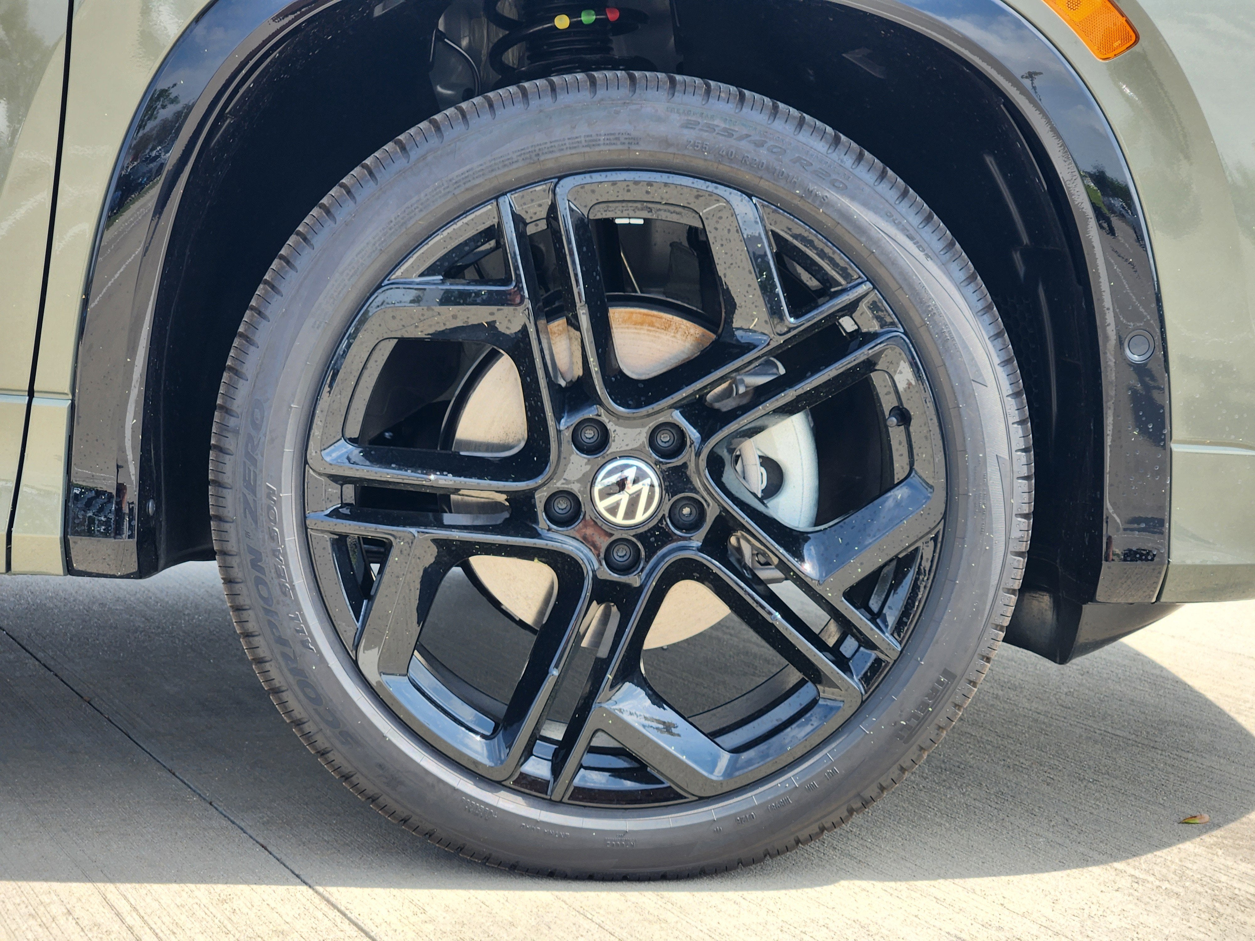 2026 Volkswagen Tiguan SE R-Line Black