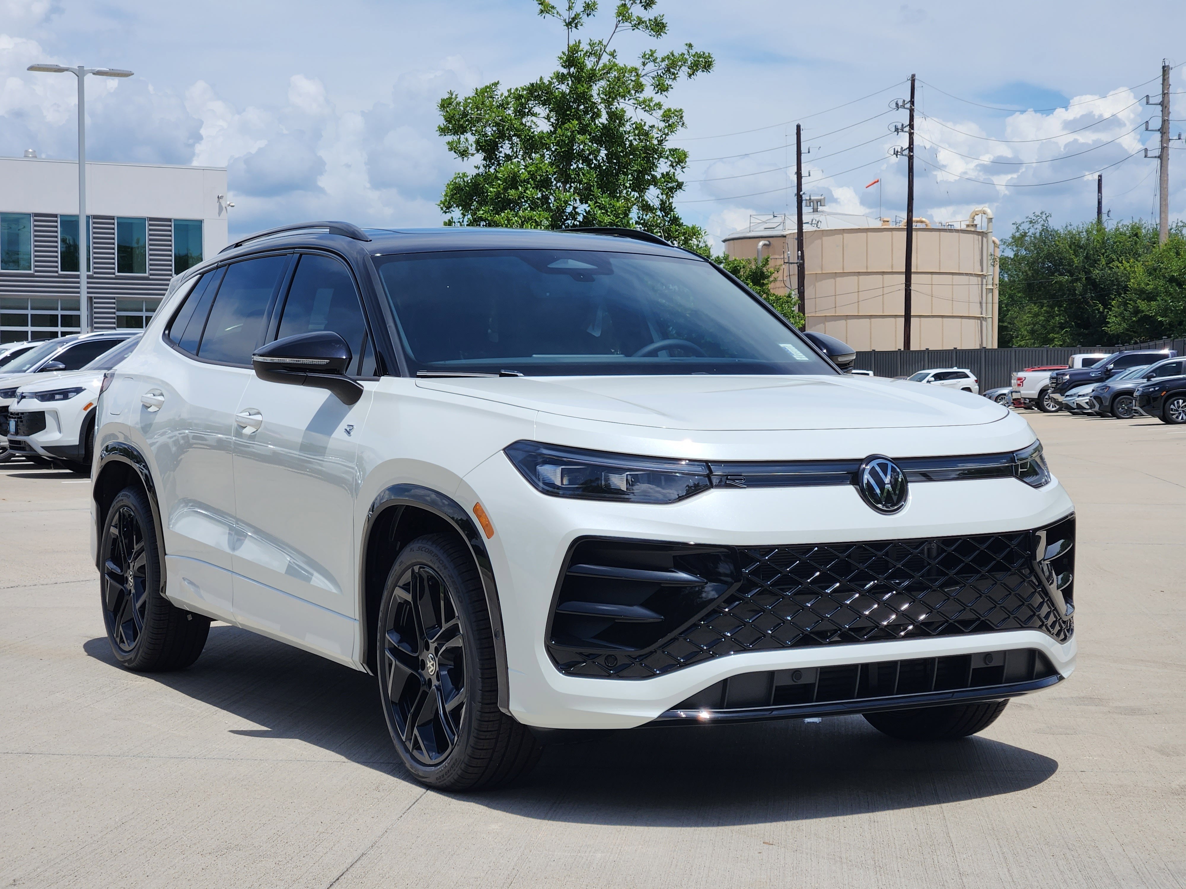 2026 Volkswagen Tiguan SE R-Line Black