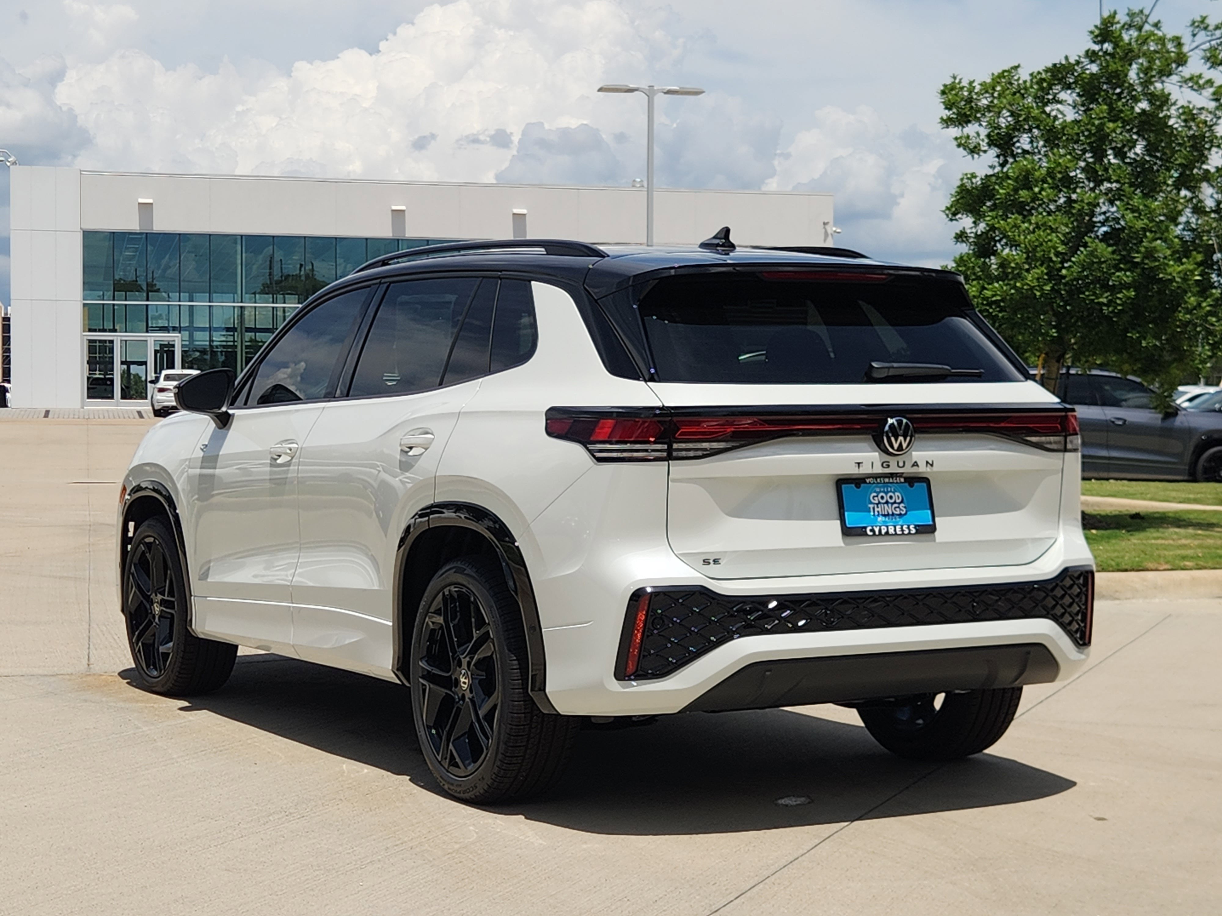 2026 Volkswagen Tiguan SE R-Line Black