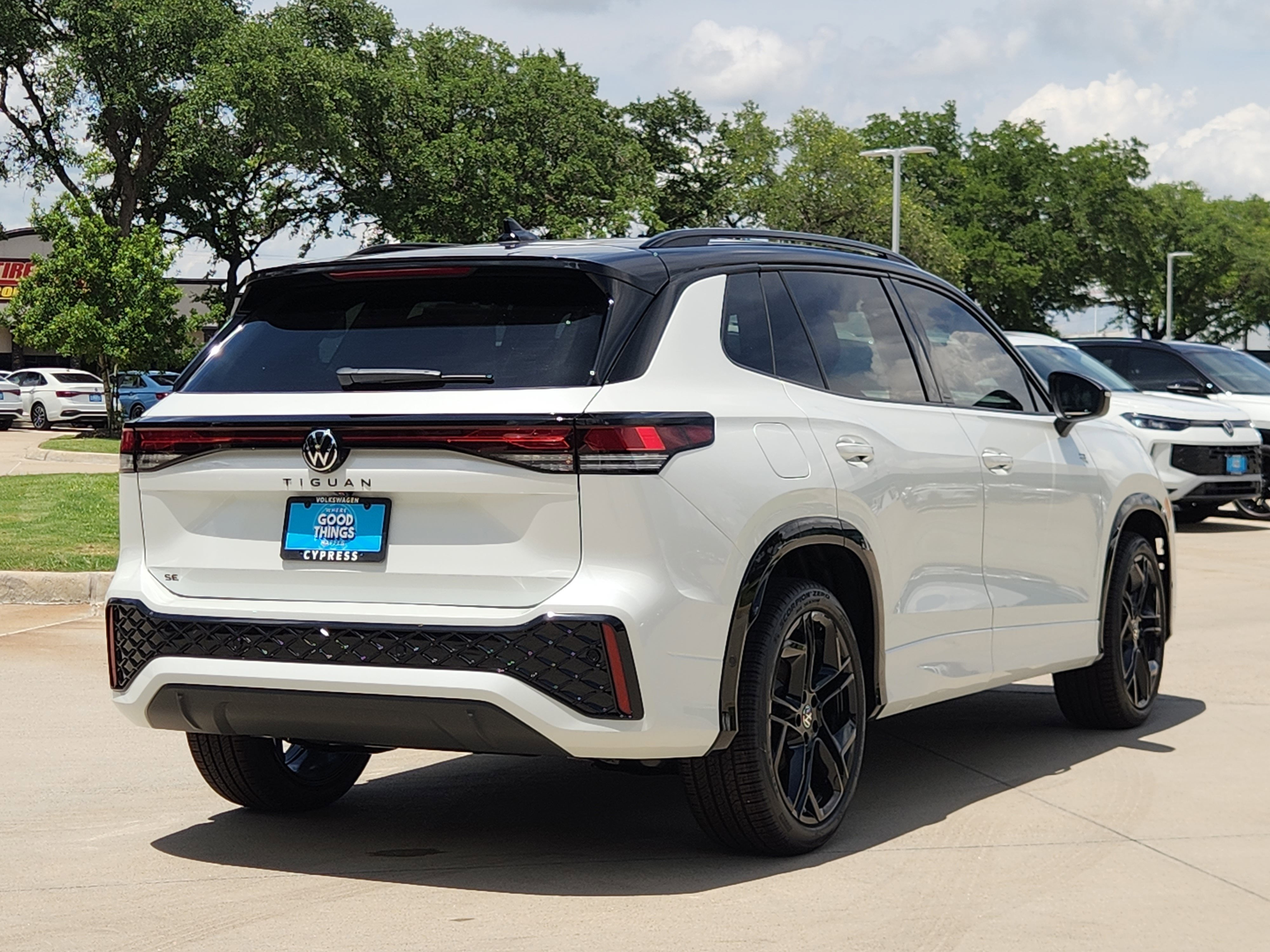 2026 Volkswagen Tiguan SE R-Line Black