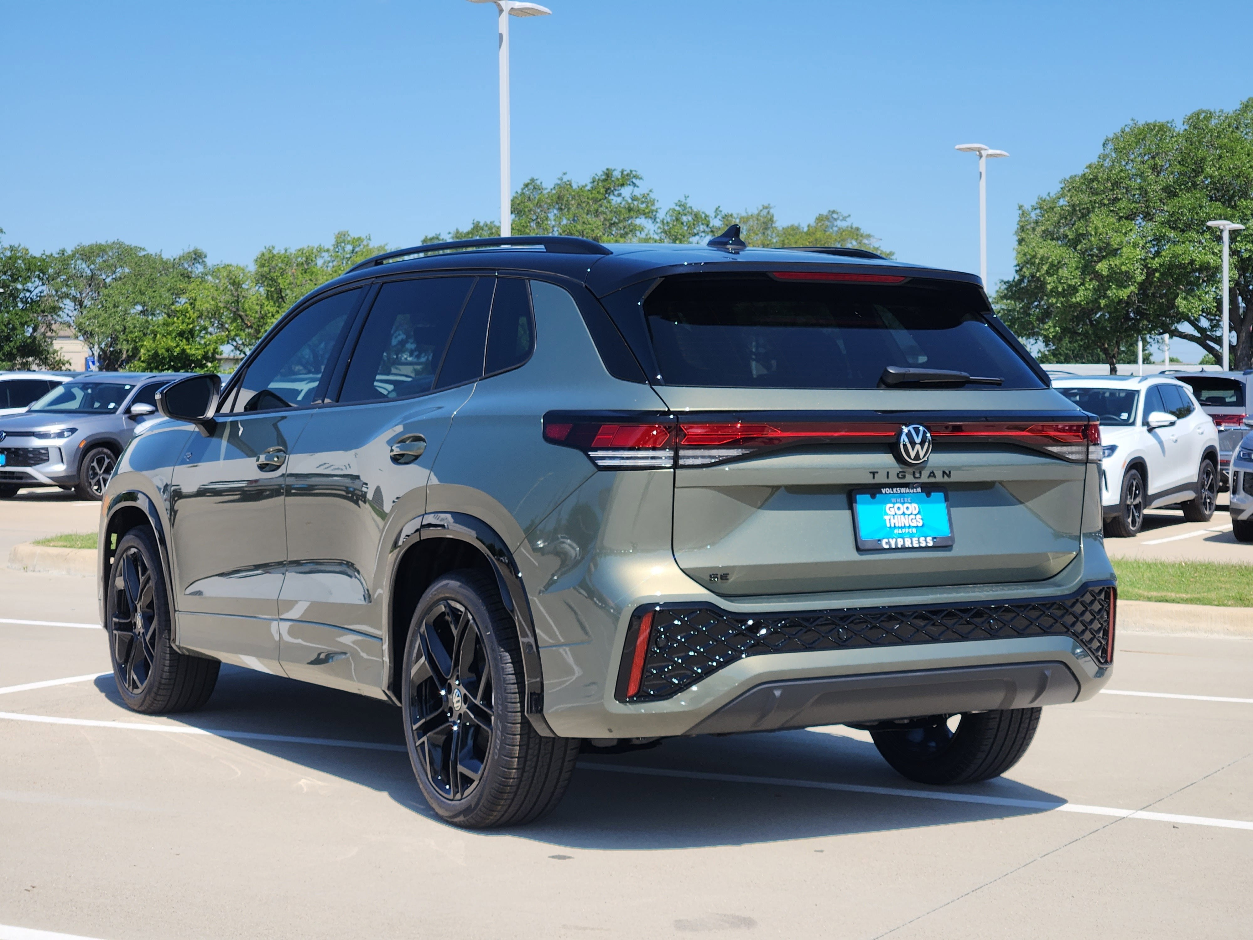 2026 Volkswagen Tiguan SE R-Line Black