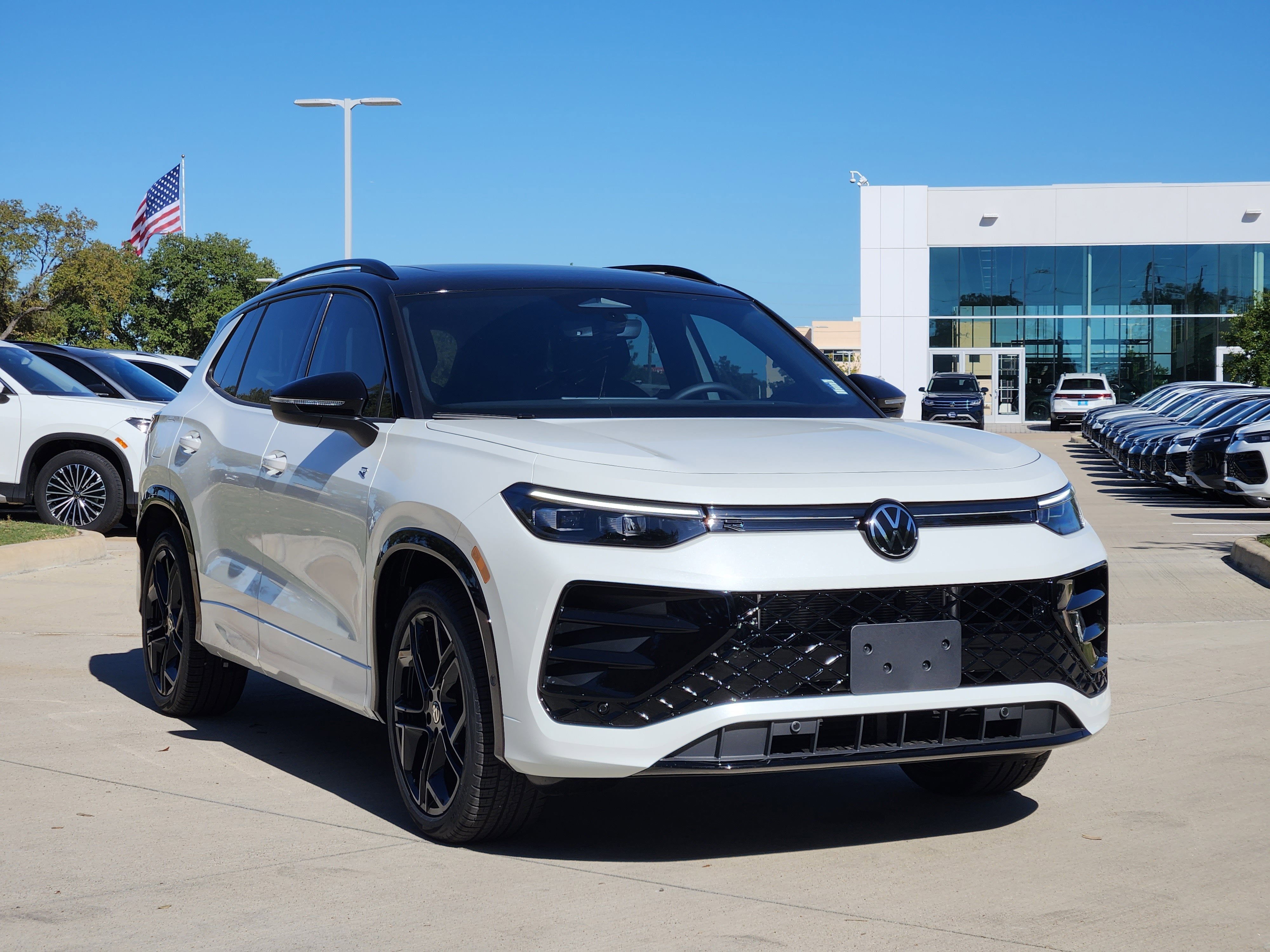 2026 Volkswagen Tiguan SE R-Line Black