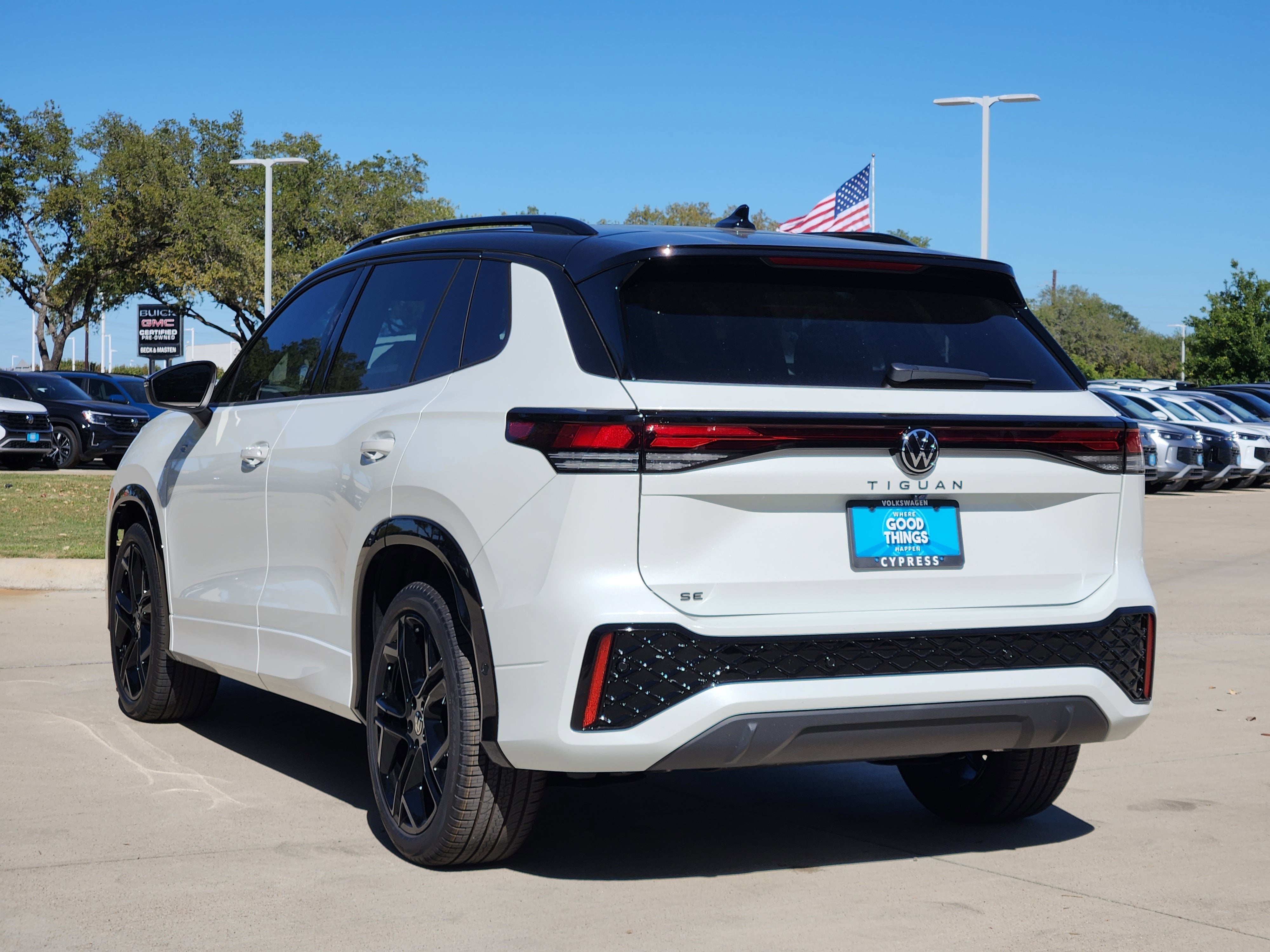 2026 Volkswagen Tiguan SE R-Line Black