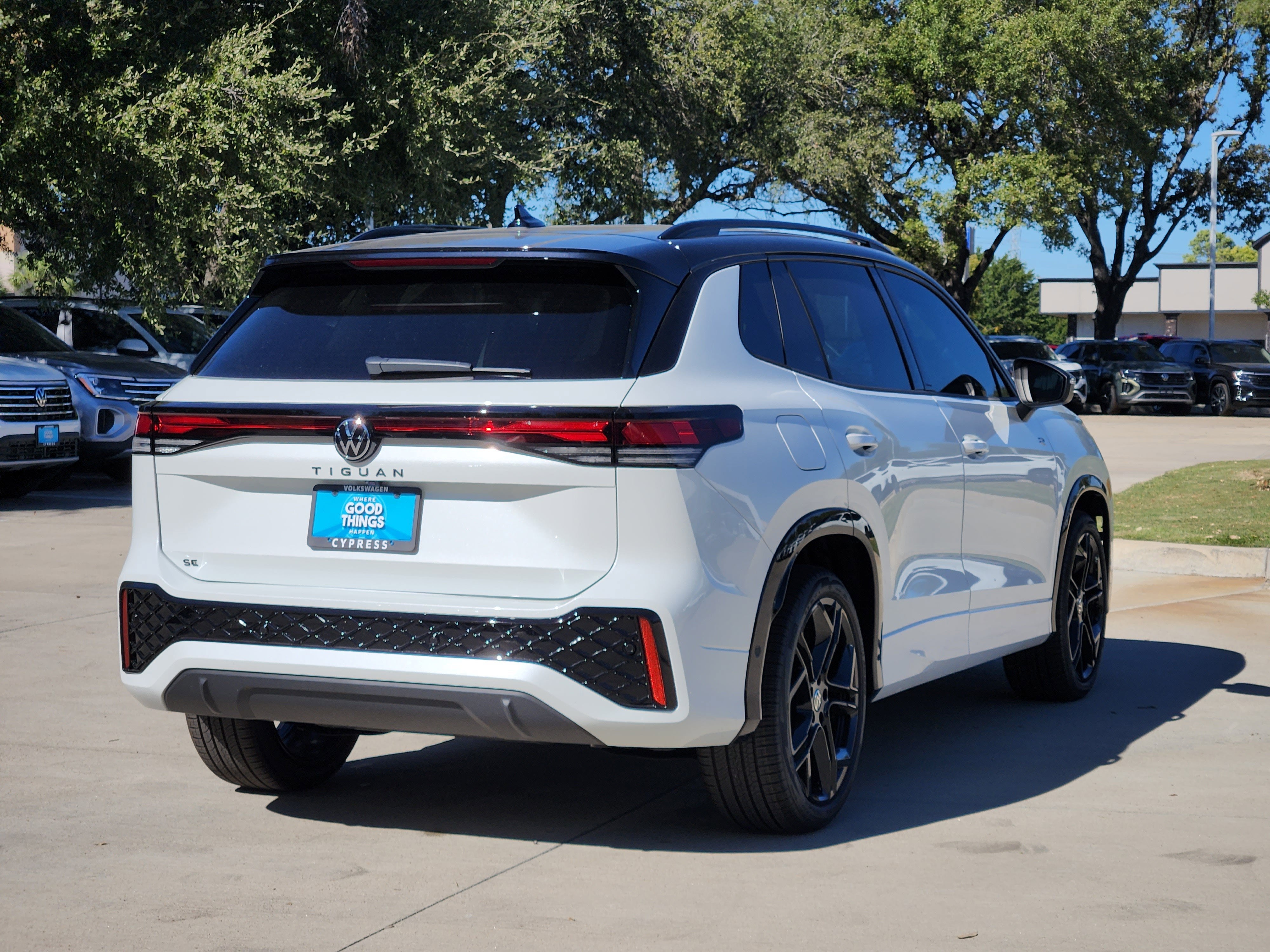 2026 Volkswagen Tiguan SE R-Line Black